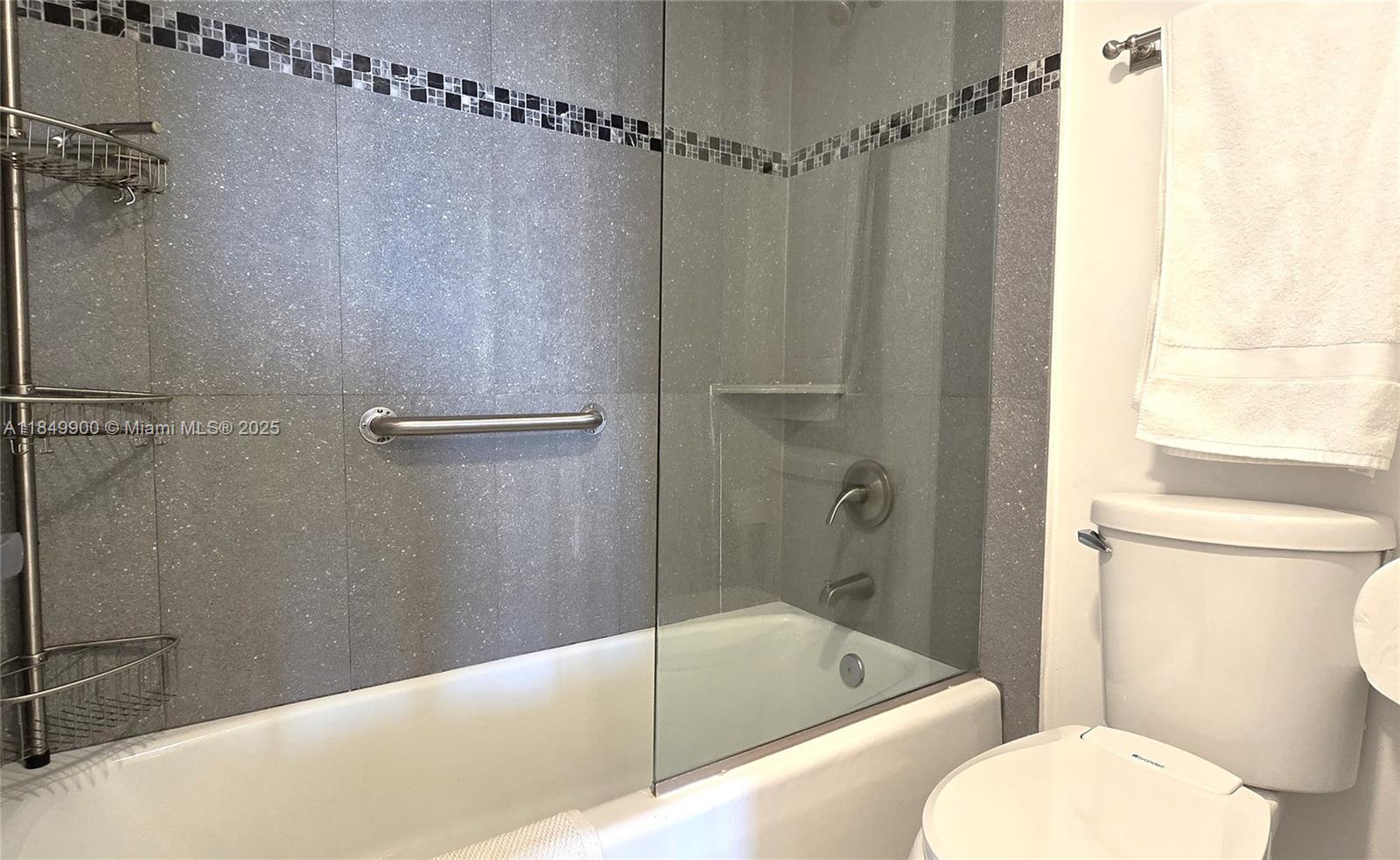 Photo of 3731 Country Club Dr  #1825, Aventura, Florida, 33180 - 
