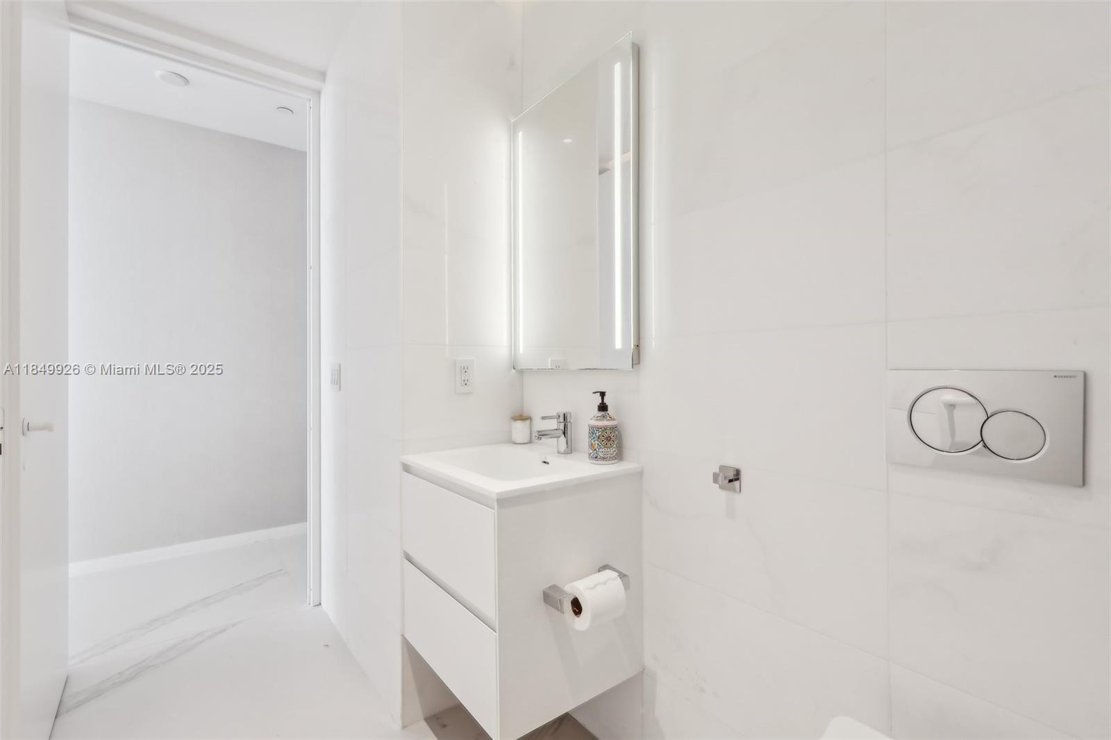 Подробнее 28A 3 / 4 2913 кв.футов $ 2025-07-30 0 Фото