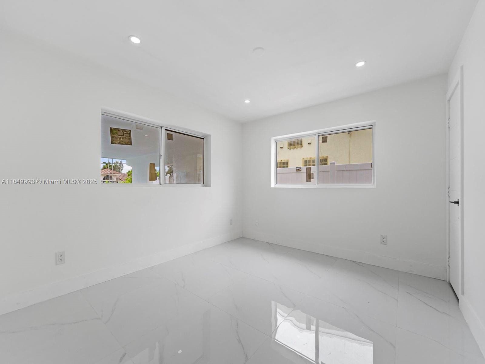   /  2494 sq. ft. $ 2025-07-31 0 Photo