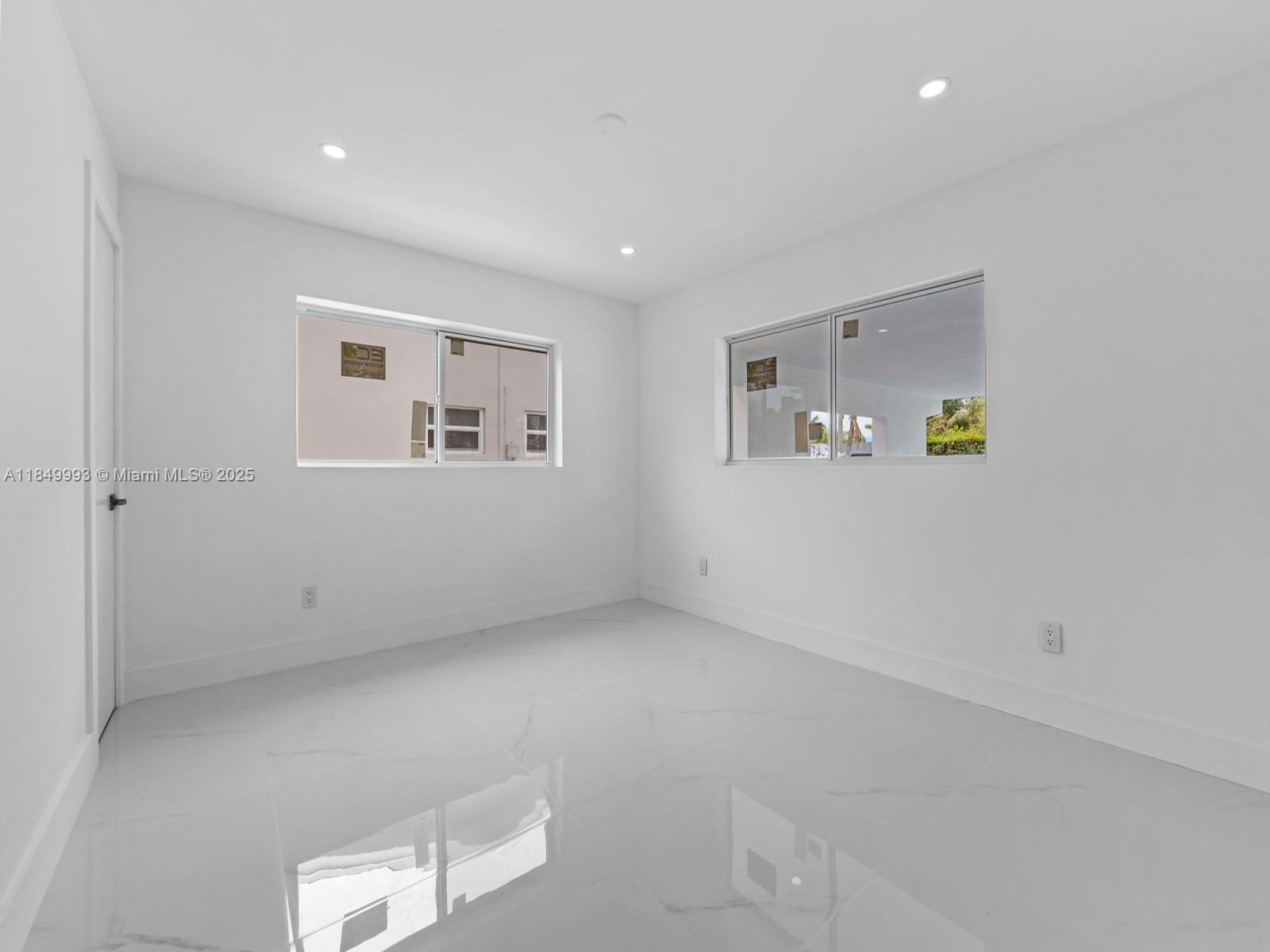   /  2494 sq. ft. $ 2025-07-31 0 Photo