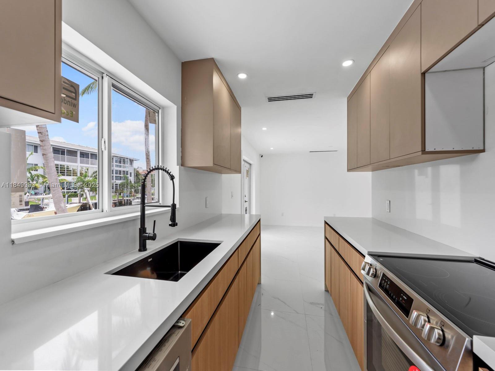   /  2494 sq. ft. $ 2025-07-31 0 Photo