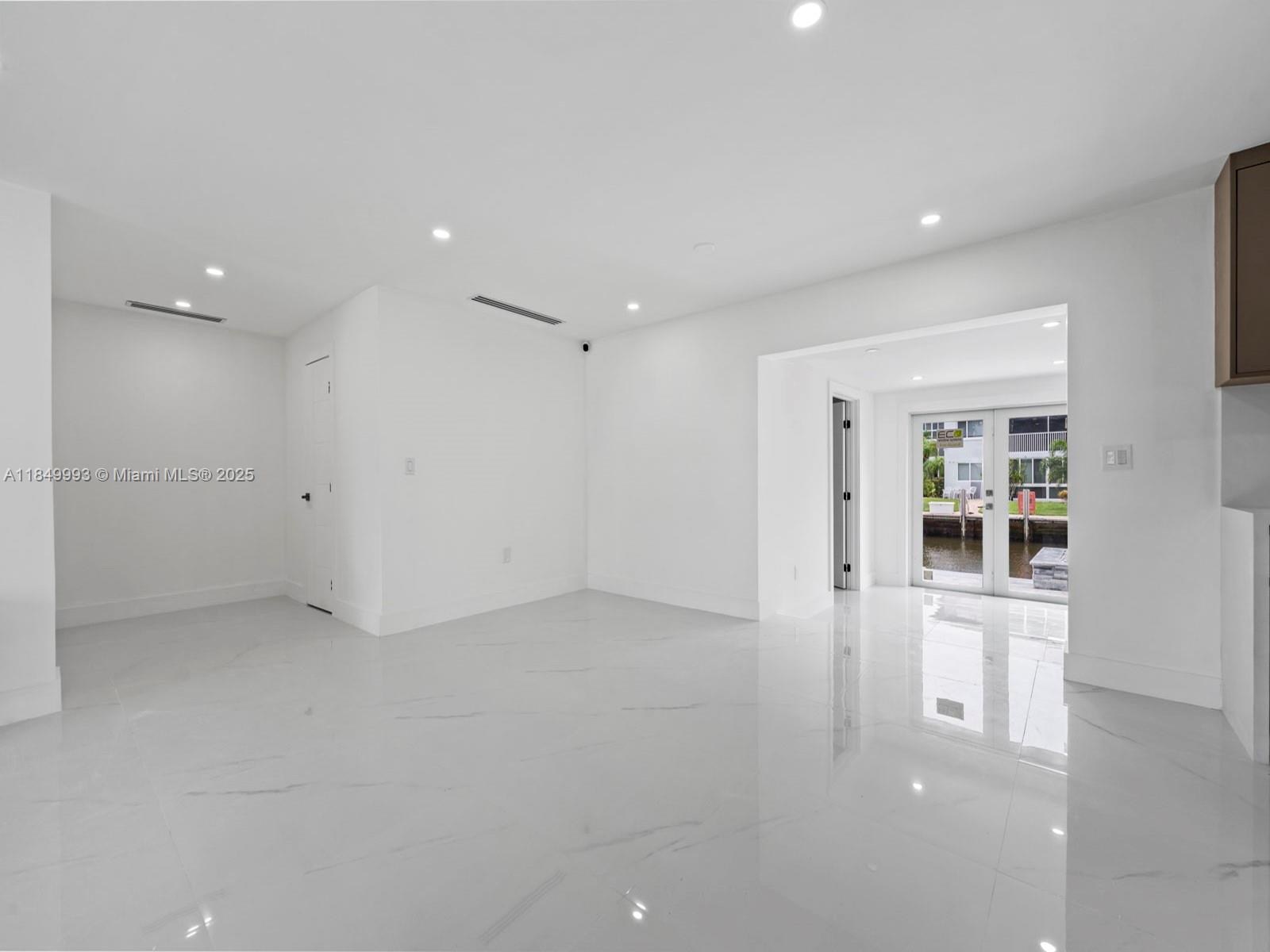   /  2494 sq. ft. $ 2025-07-31 0 Photo