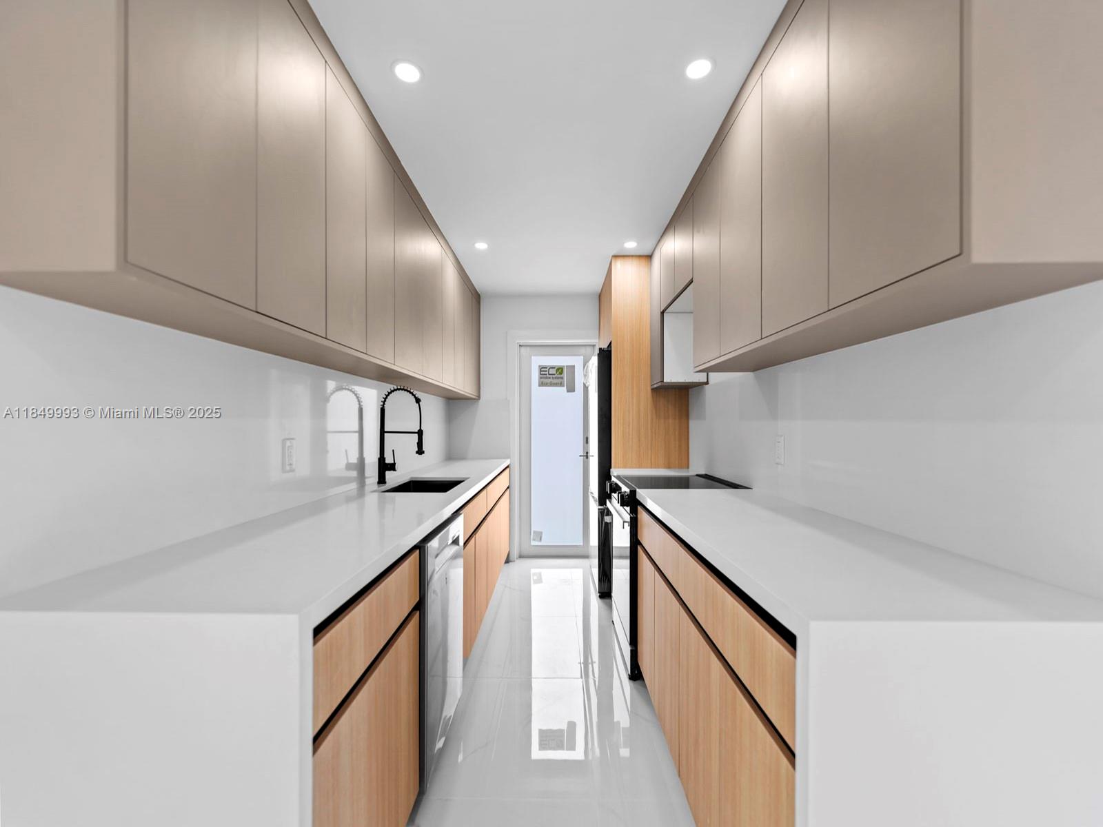   /  2494 sq. ft. $ 2025-07-31 0 Photo