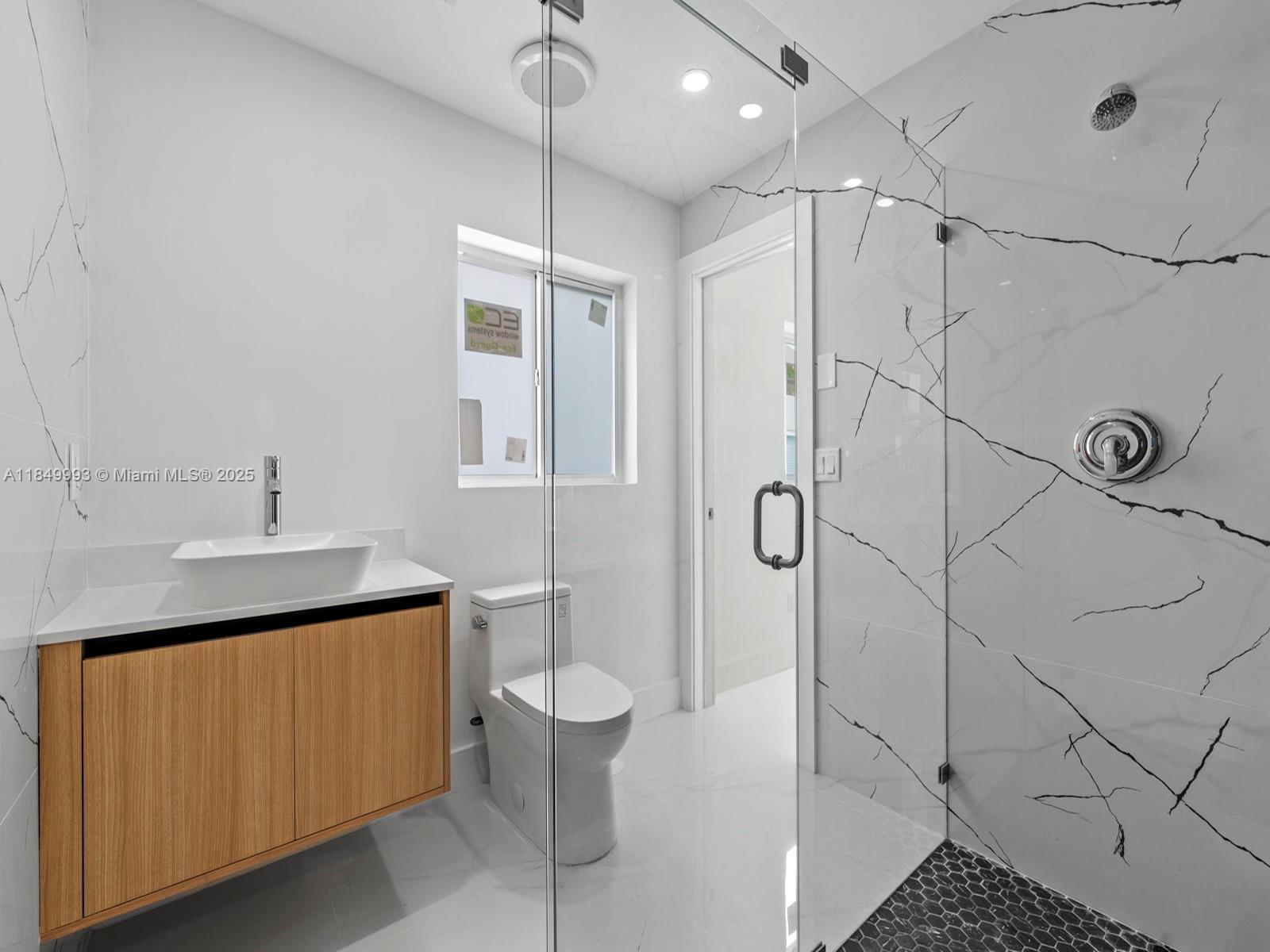   /  2494 sq. ft. $ 2025-07-31 0 Photo