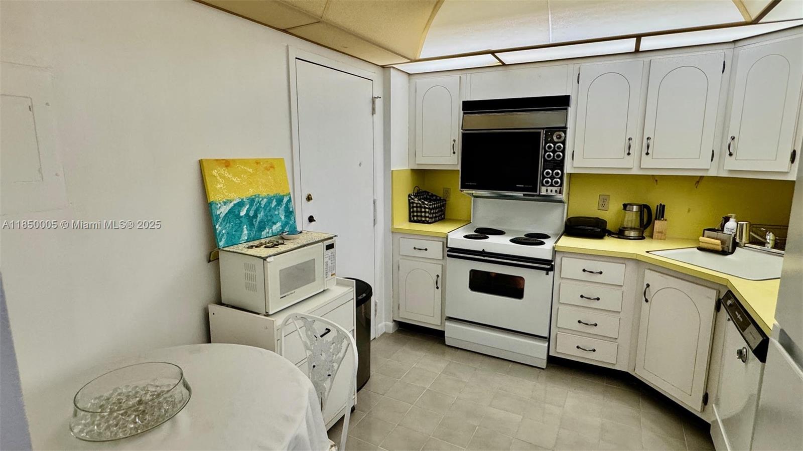 Photo of 1865 Ocean Dr  #11B, Hallandale Beach, Florida, 33009 - 