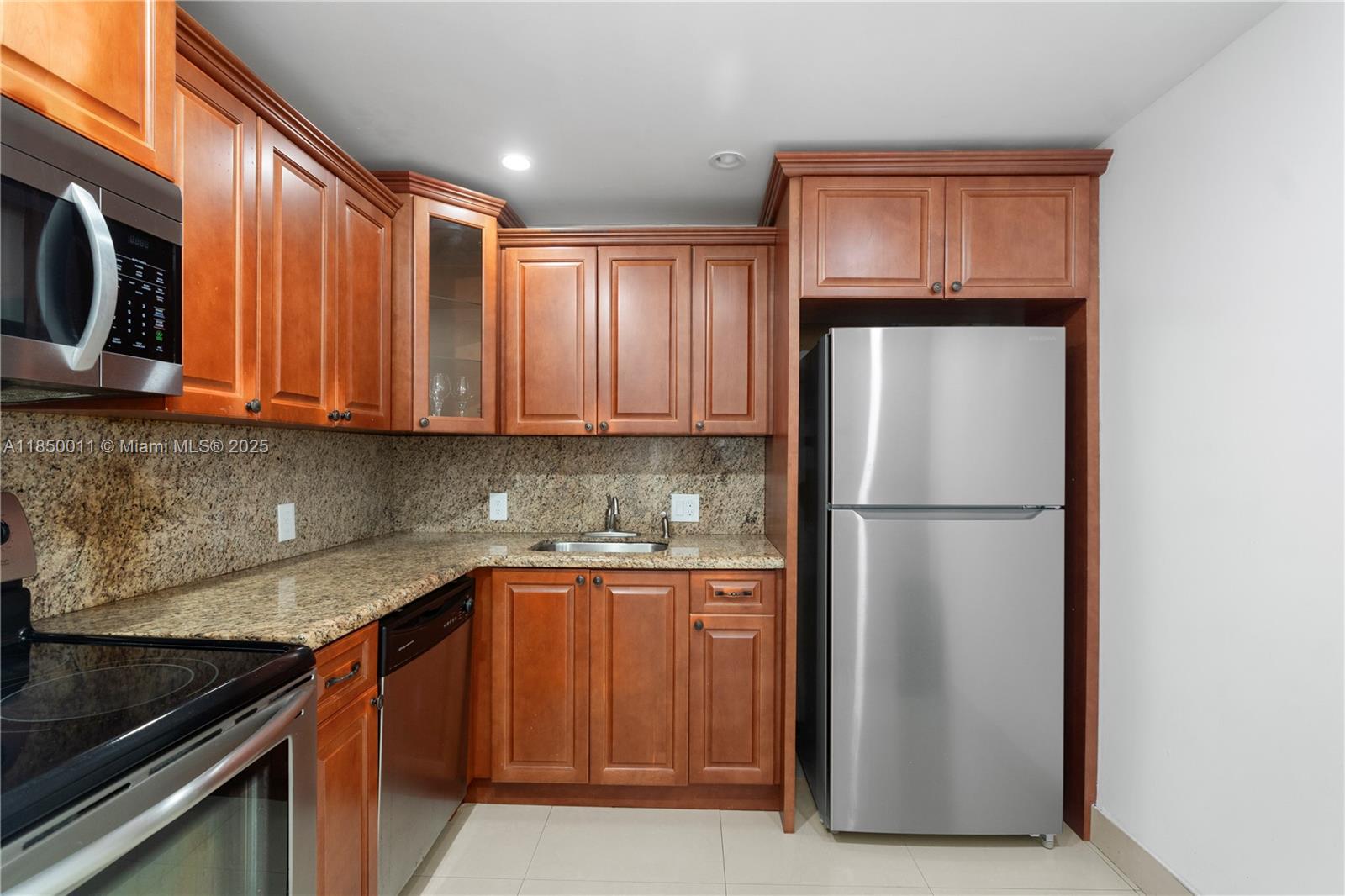 Photo of 3675 Country Club Dr  #105, Aventura, Florida, 33180 - 