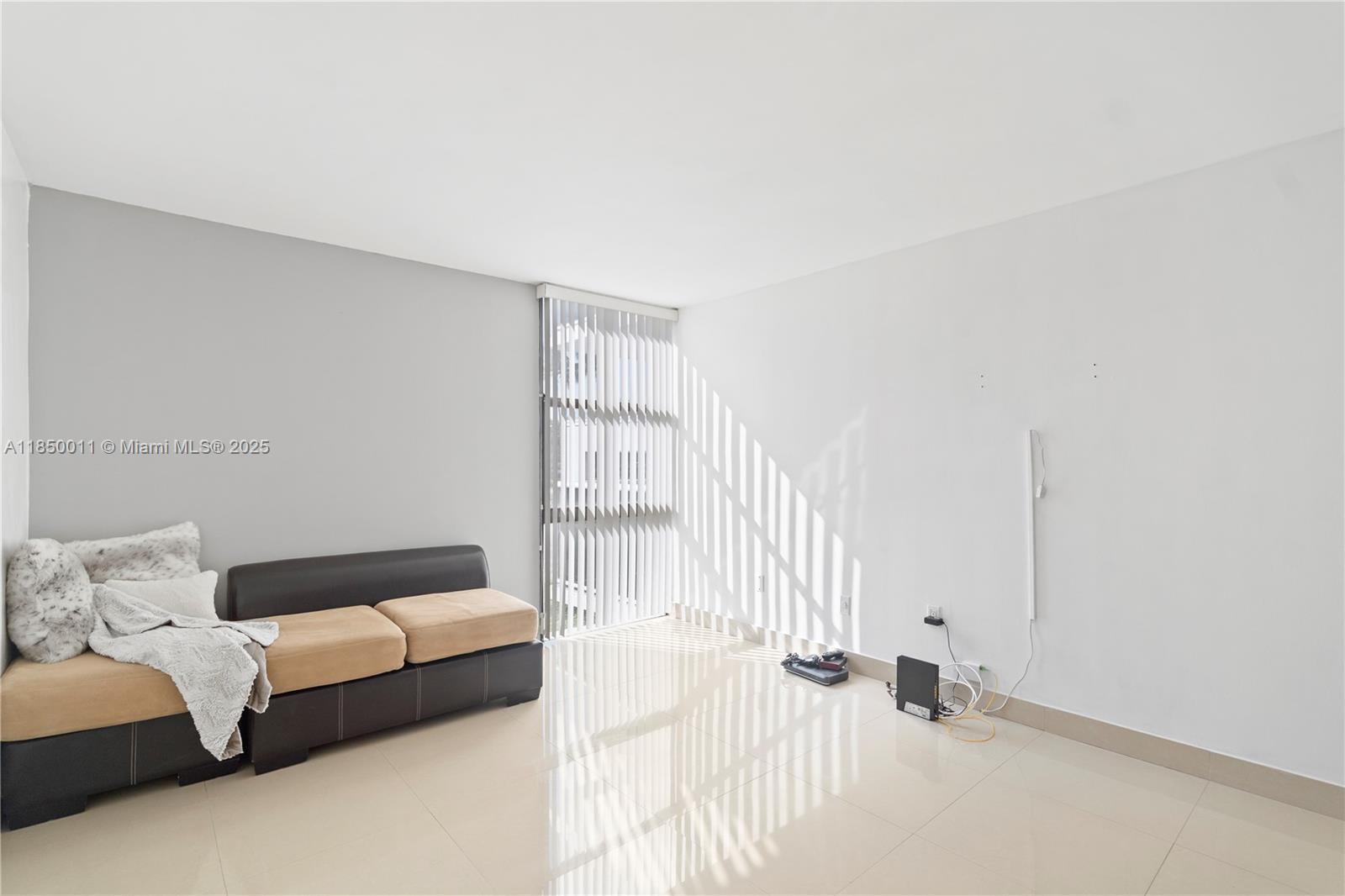 Photo of 3675 Country Club Dr  #105, Aventura, Florida, 33180 - 