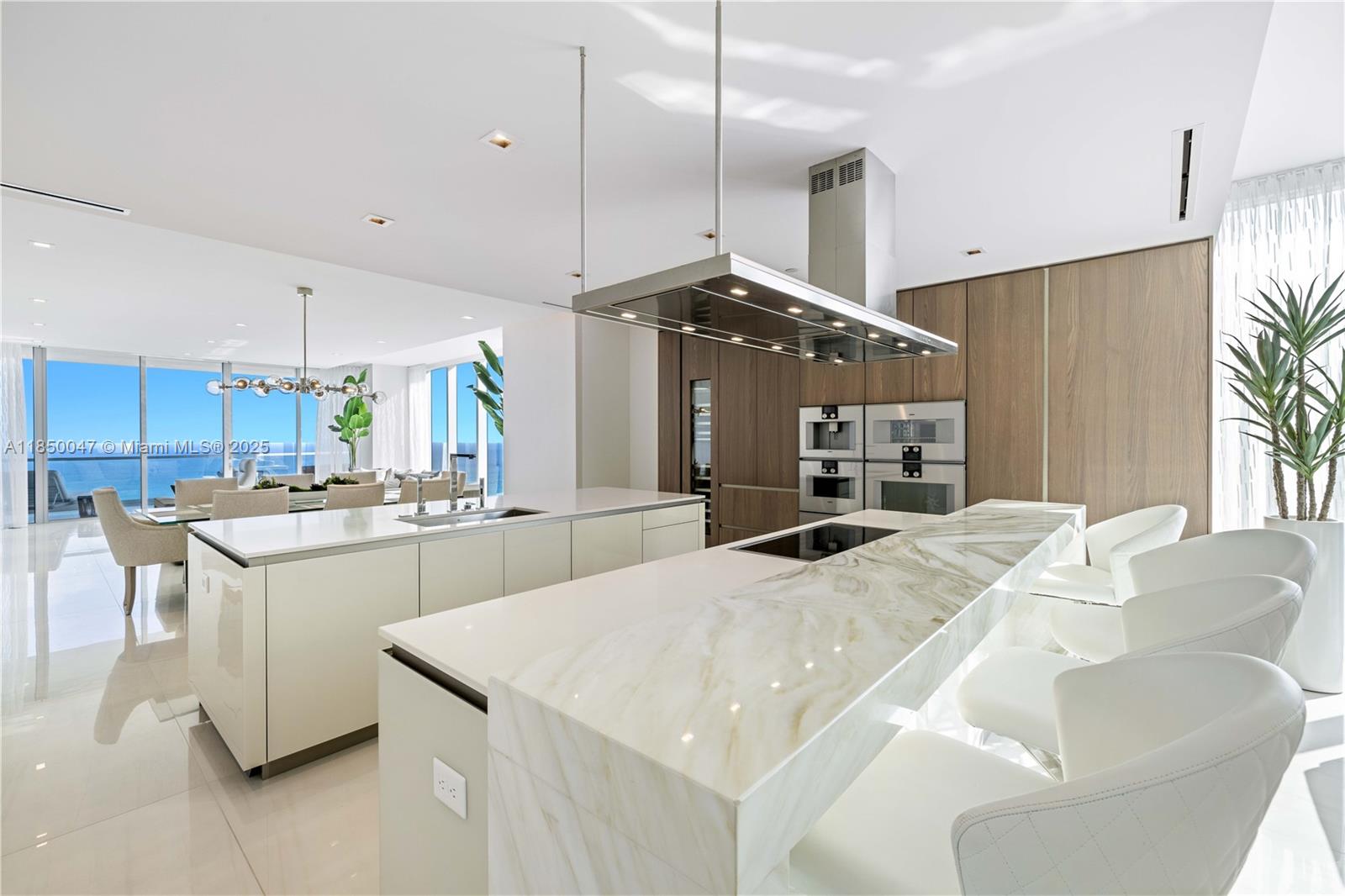See details 4504 4 / 6 3625 sq. ft. $ 2025-07-31 0 Photo