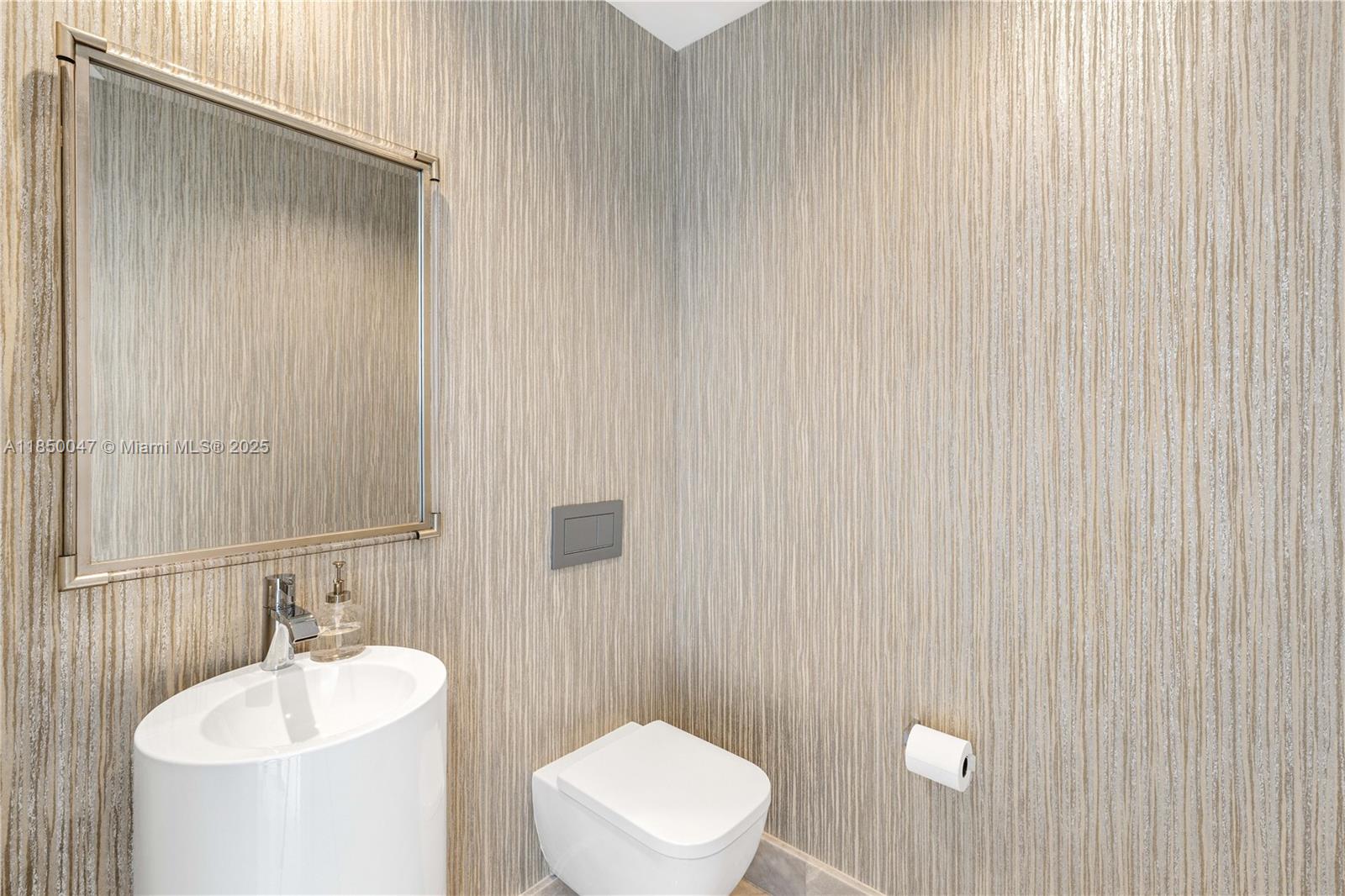 See details 4504 4 / 6 3625 sq. ft. $ 2025-07-31 0 Photo