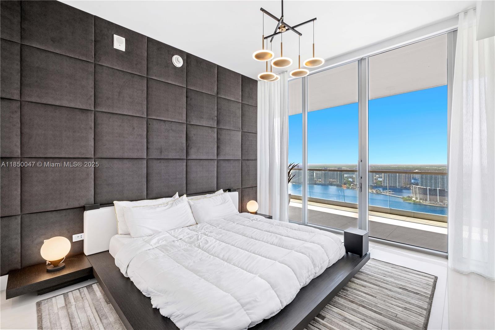 See details 4504 4 / 6 3625 sq. ft. $ 2025-07-31 0 Photo