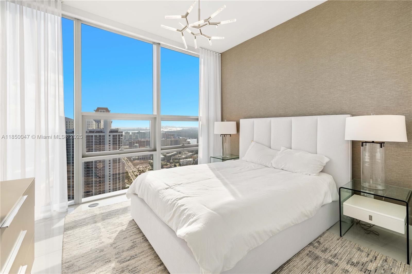 See details 4504 4 / 6 3625 sq. ft. $ 2025-07-31 0 Photo