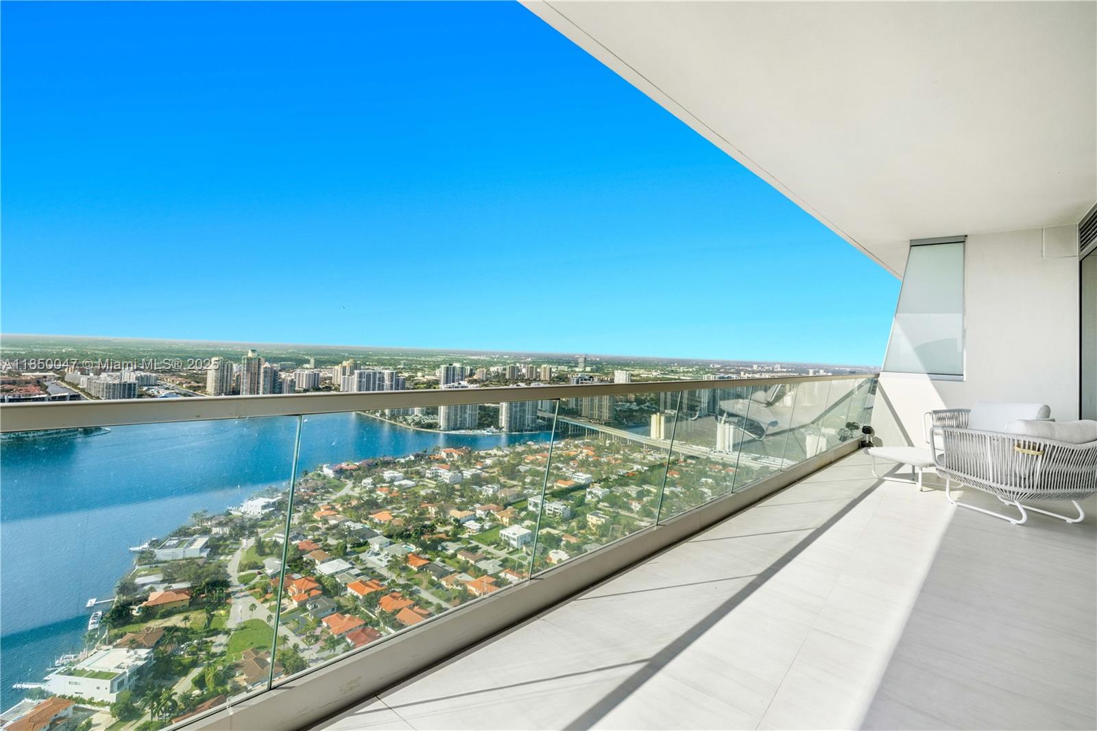 See details 4504 4 / 6 3625 sq. ft. $ 2025-07-31 0 Photo