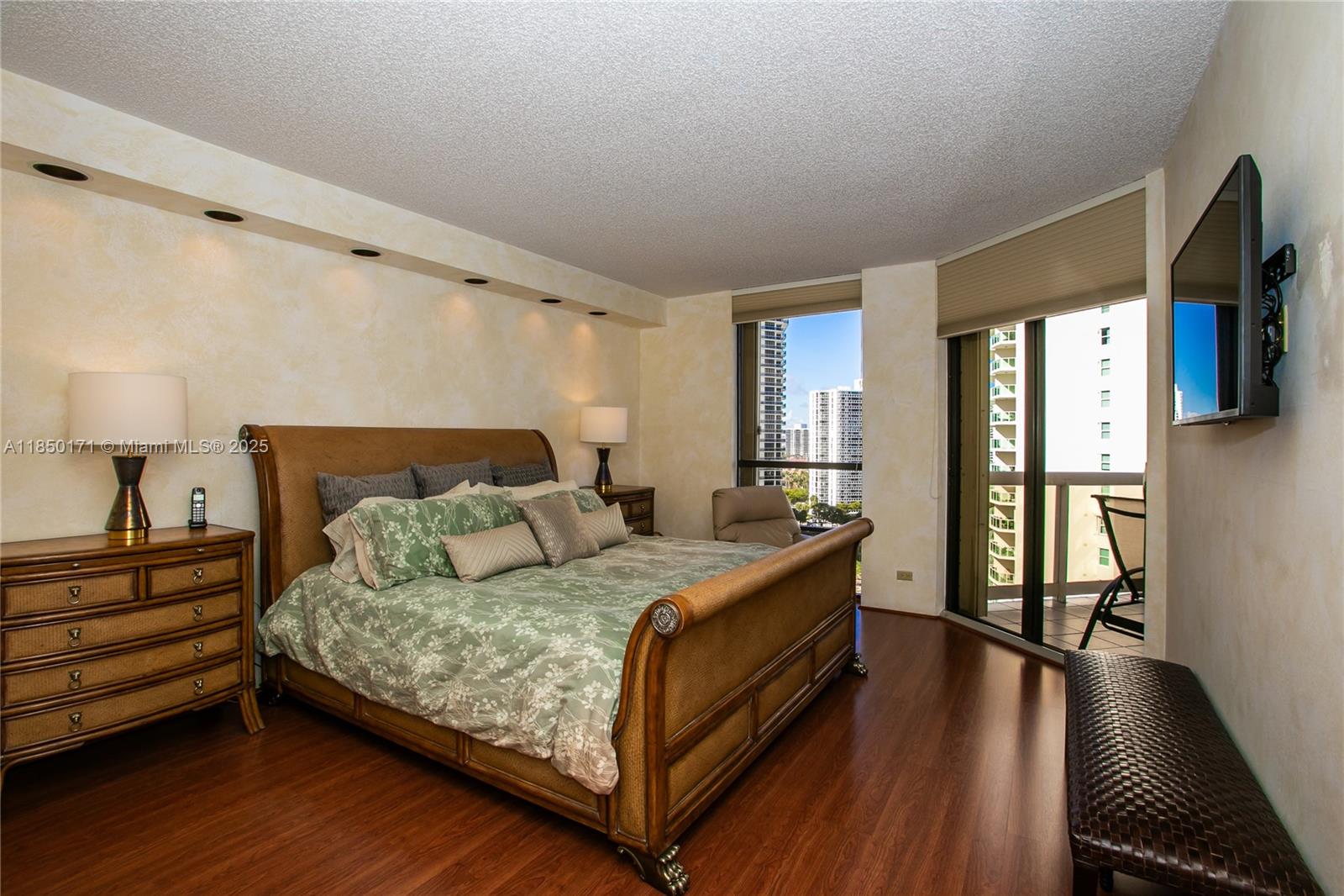 Photo of 20191 Country Club Dr  #1405, Aventura, Florida, 33180 - 