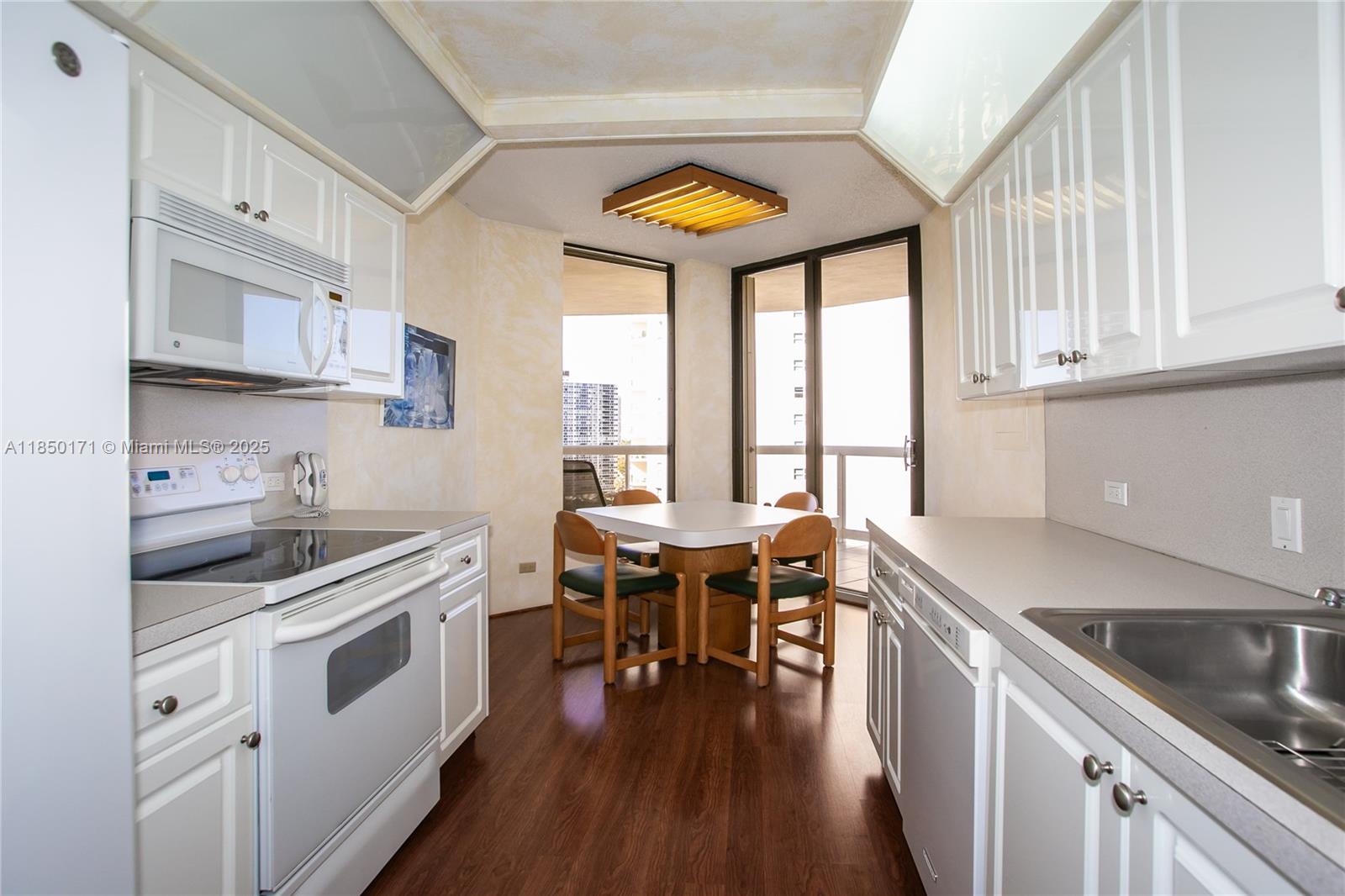Photo of 20191 Country Club Dr  #1405, Aventura, Florida, 33180 - 