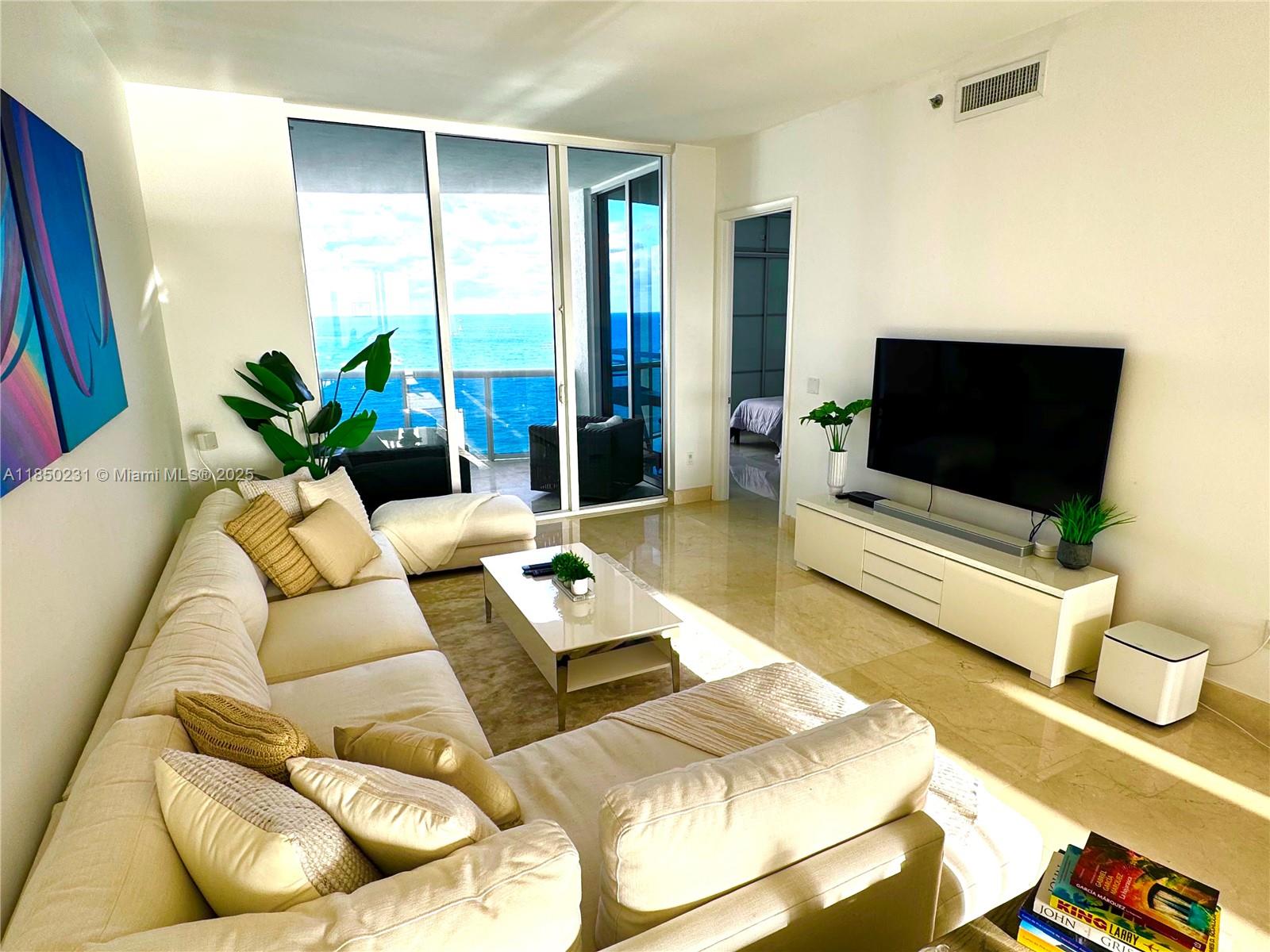 Ver detalles 1804 2 / 4 2327 sq. ft. $ 2025-07-31 0 foto
