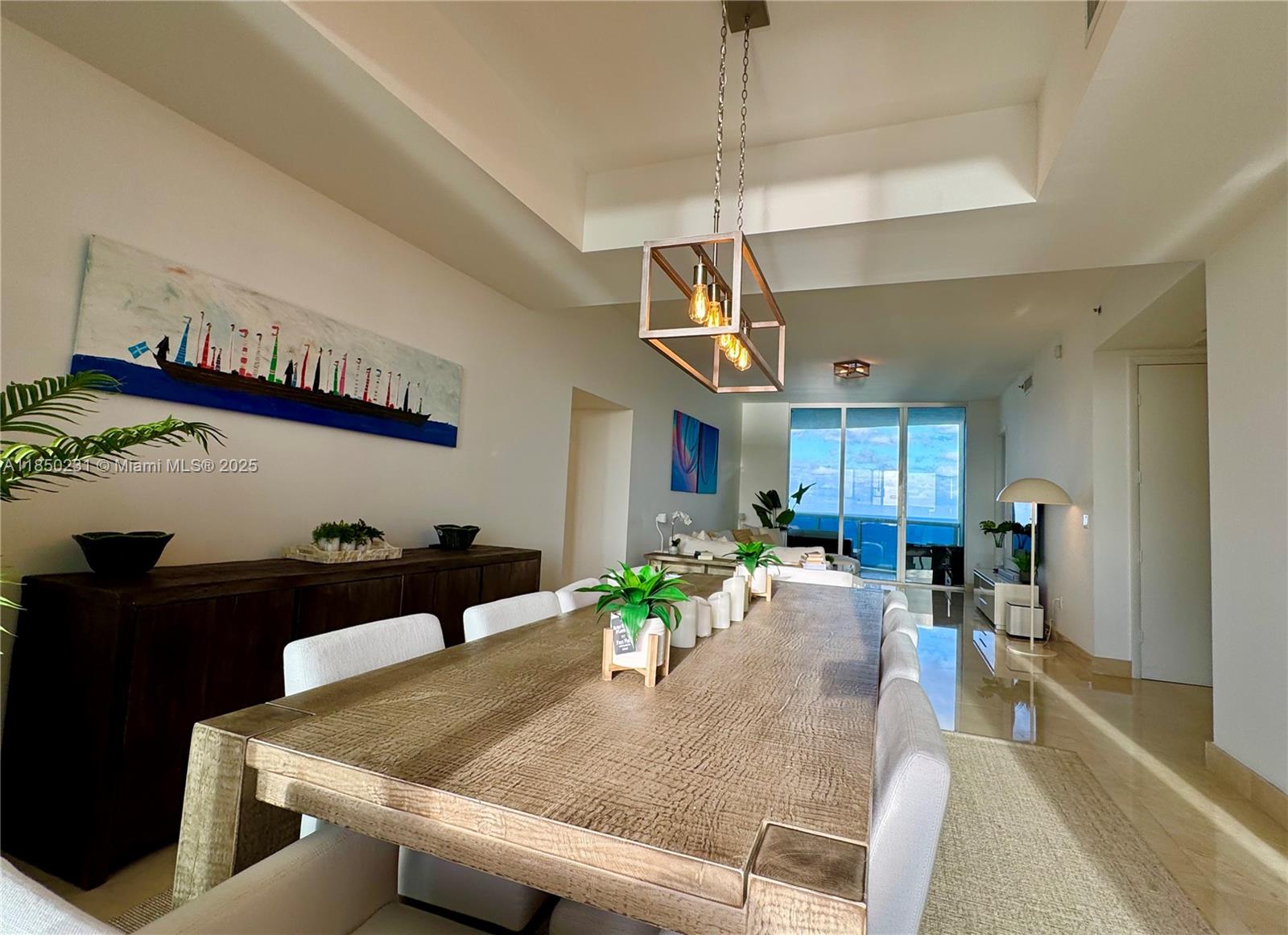 Ver detalles 1804 2 / 4 2327 sq. ft. $ 2025-07-31 0 foto