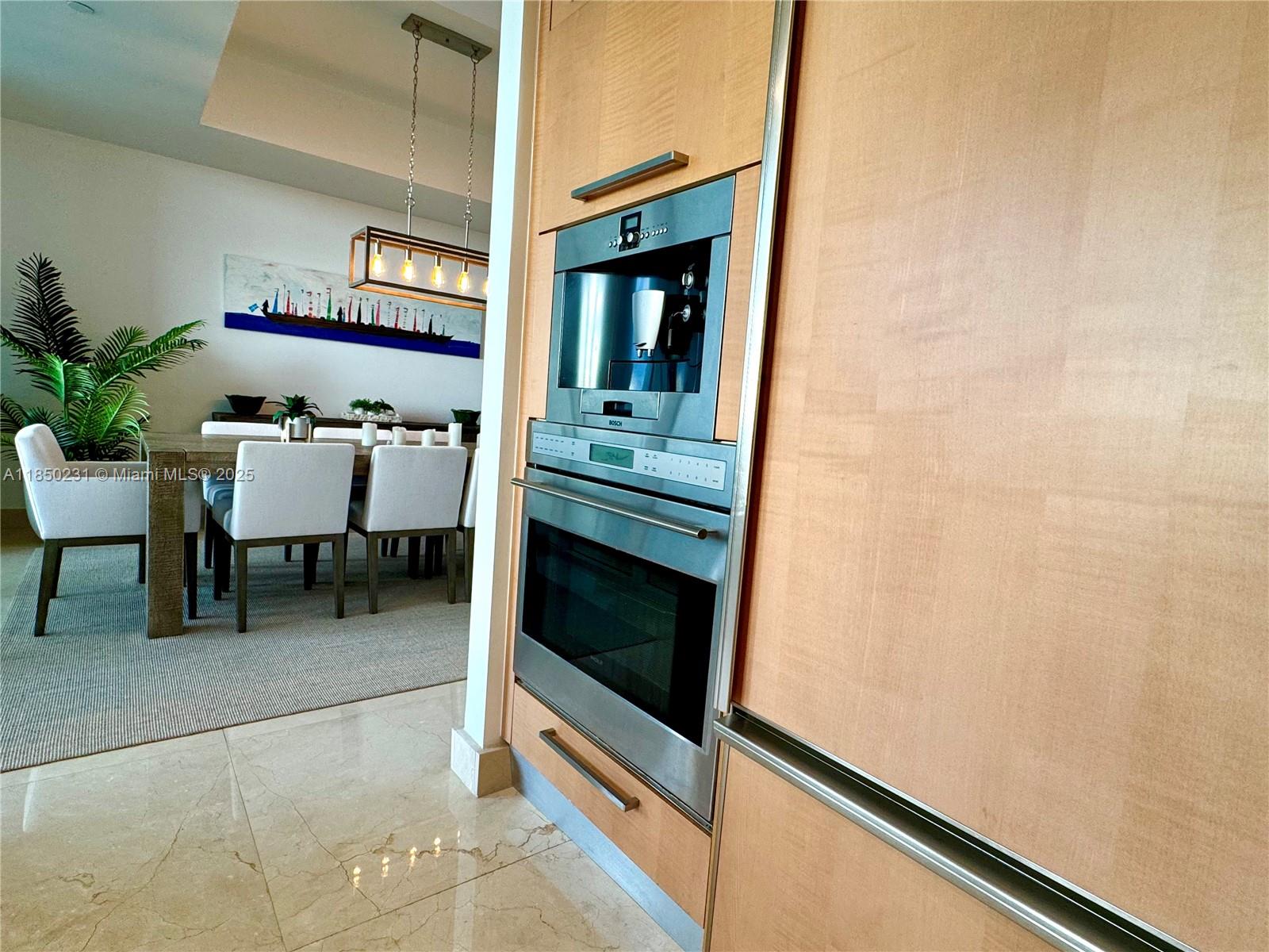Ver detalles 1804 2 / 4 2327 sq. ft. $ 2025-07-31 0 foto
