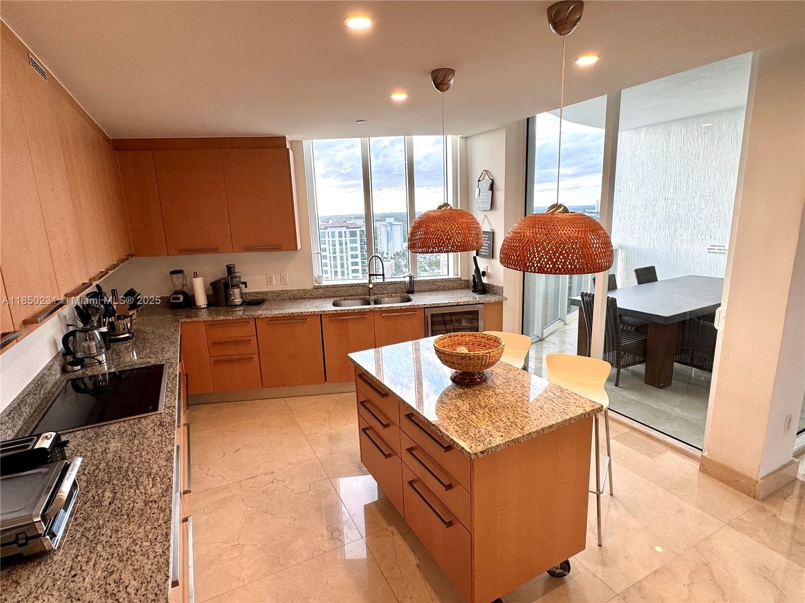 Ver detalles 1804 2 / 4 2327 sq. ft. $ 2025-07-31 0 foto
