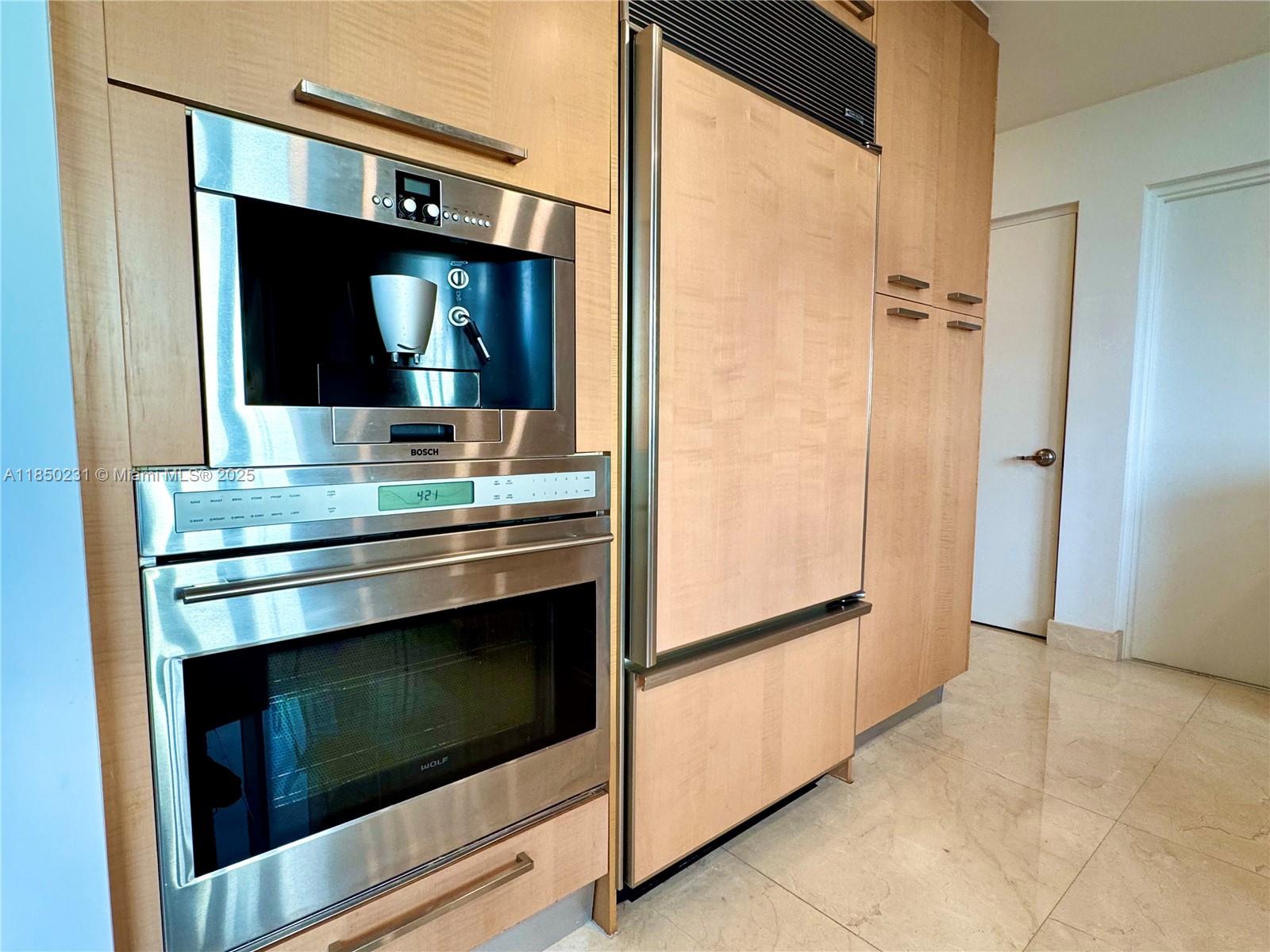 Ver detalles 1804 2 / 4 2327 sq. ft. $ 2025-07-31 0 foto