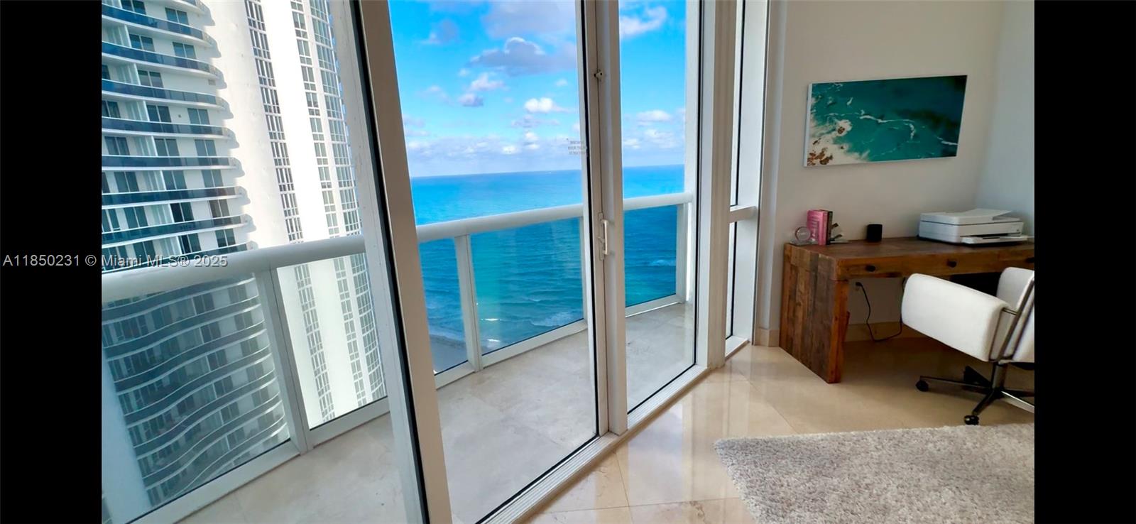Ver detalles 1804 2 / 4 2327 sq. ft. $ 2025-07-31 0 foto