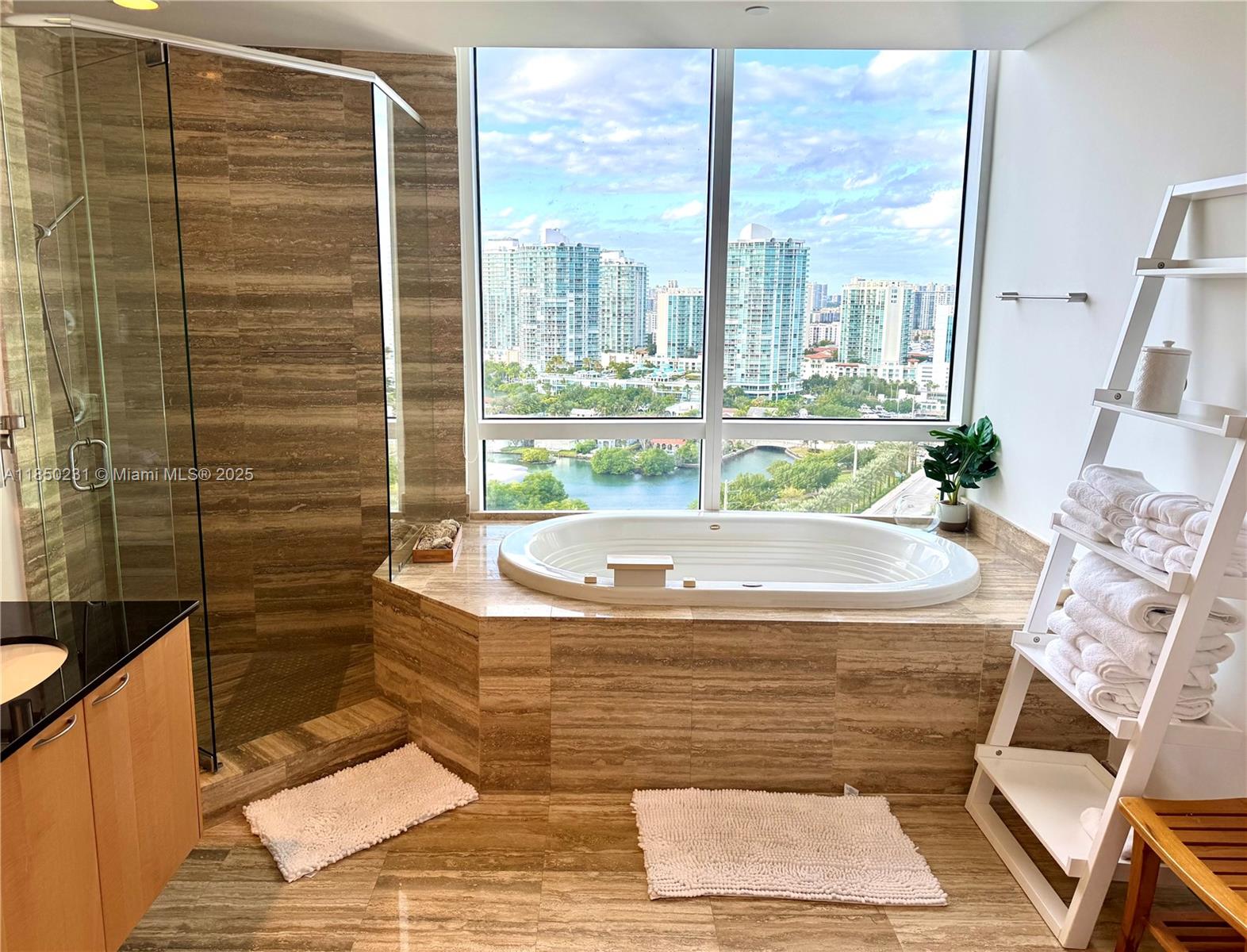 Ver detalles 1804 2 / 4 2327 sq. ft. $ 2025-07-31 0 foto