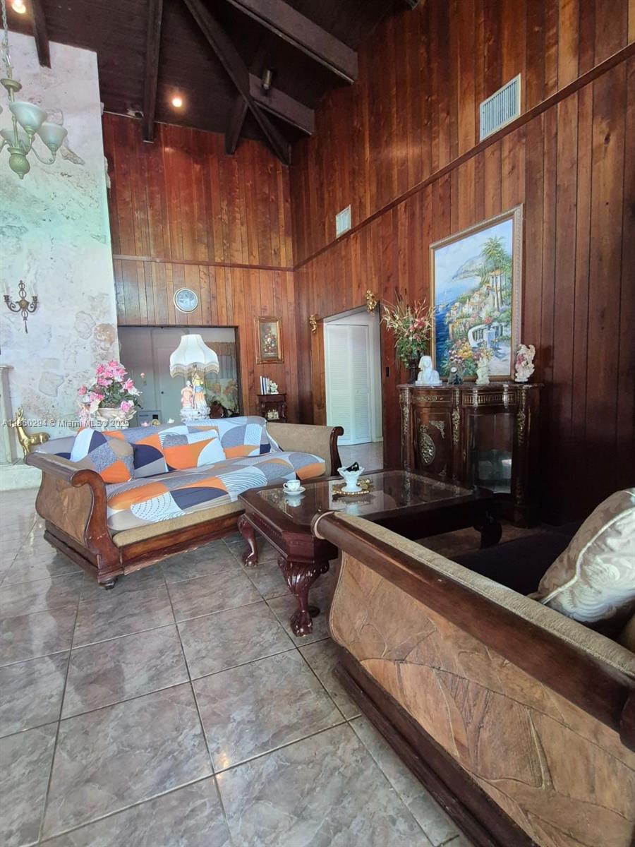 See details / sq. ft. $ 2025-07-31 0 Photo