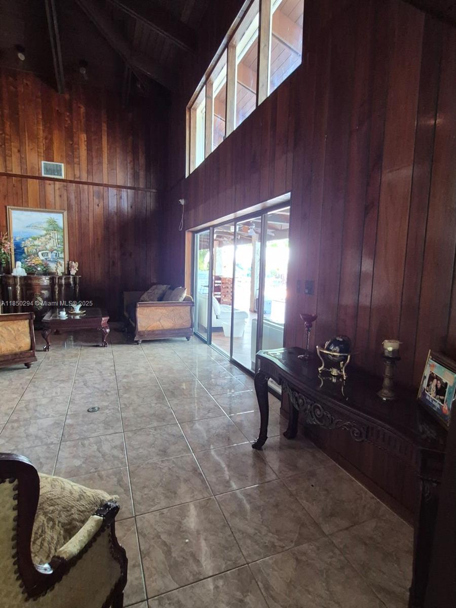 See details / sq. ft. $ 2025-07-31 0 Photo
