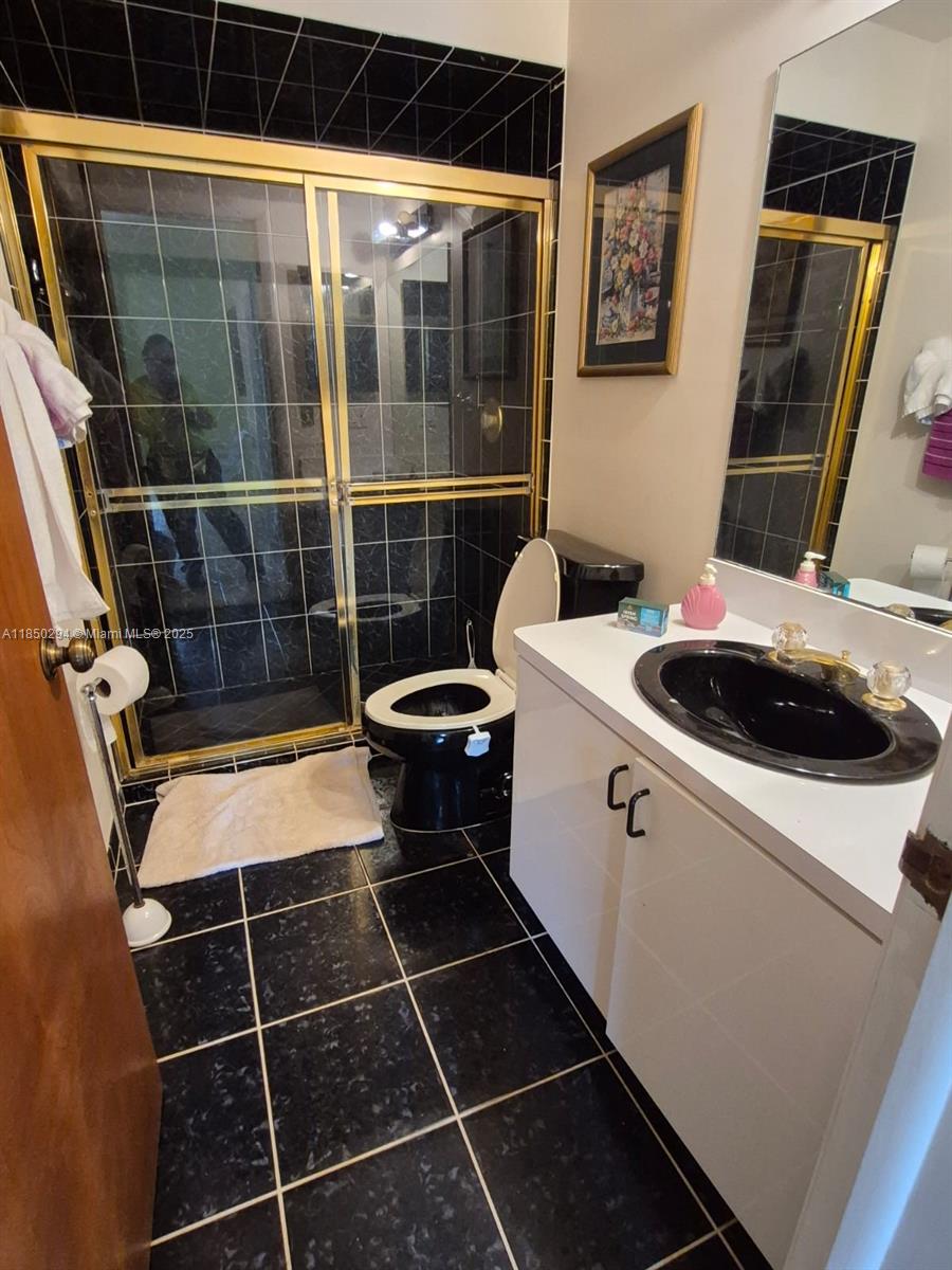 See details / sq. ft. $ 2025-07-31 0 Photo