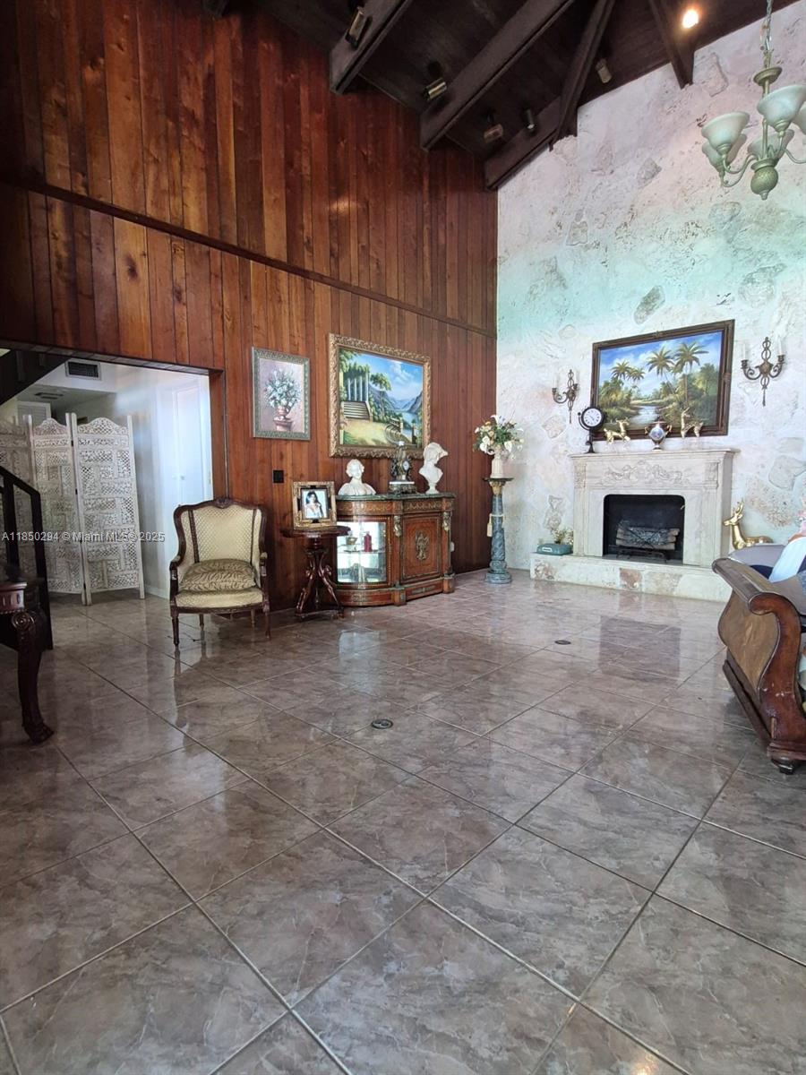 See details / sq. ft. $ 2025-07-31 0 Photo