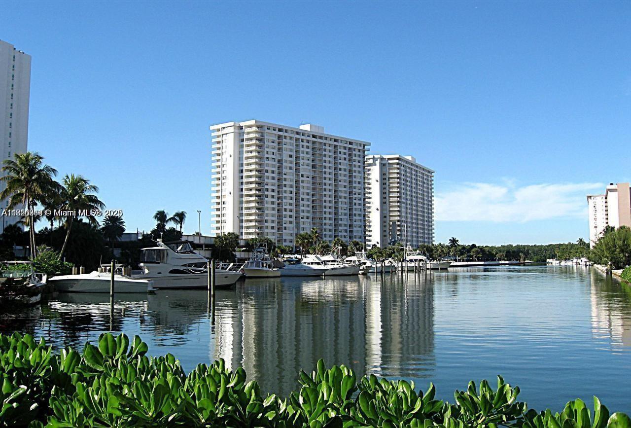 Ver detalles 509 1 / 2 762 sq. ft. $ 2025-07-31 0 foto