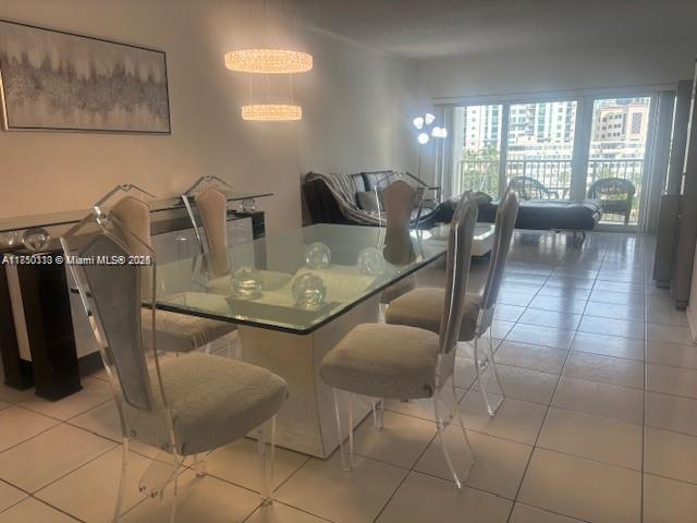 Ver detalles 509 1 / 2 762 sq. ft. $ 2025-07-31 0 foto