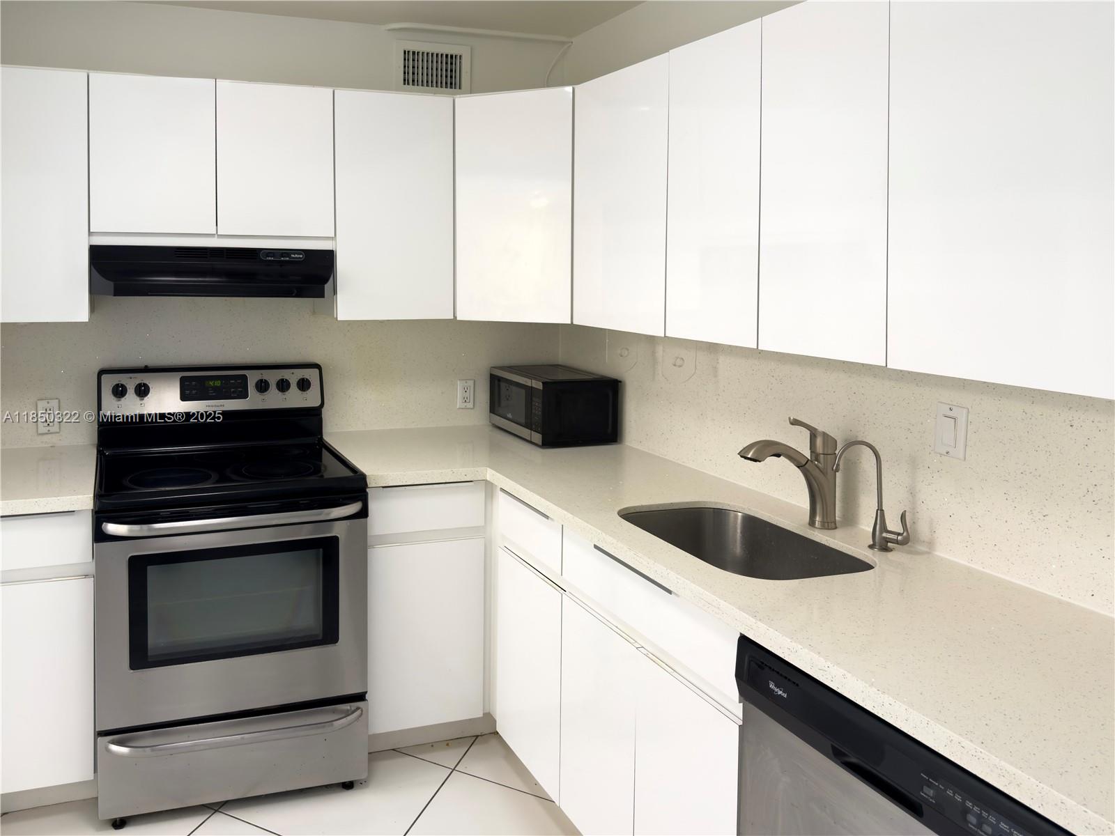 224 2 / 2 1359 sq. ft. $ 2025-07-31 0 Photo