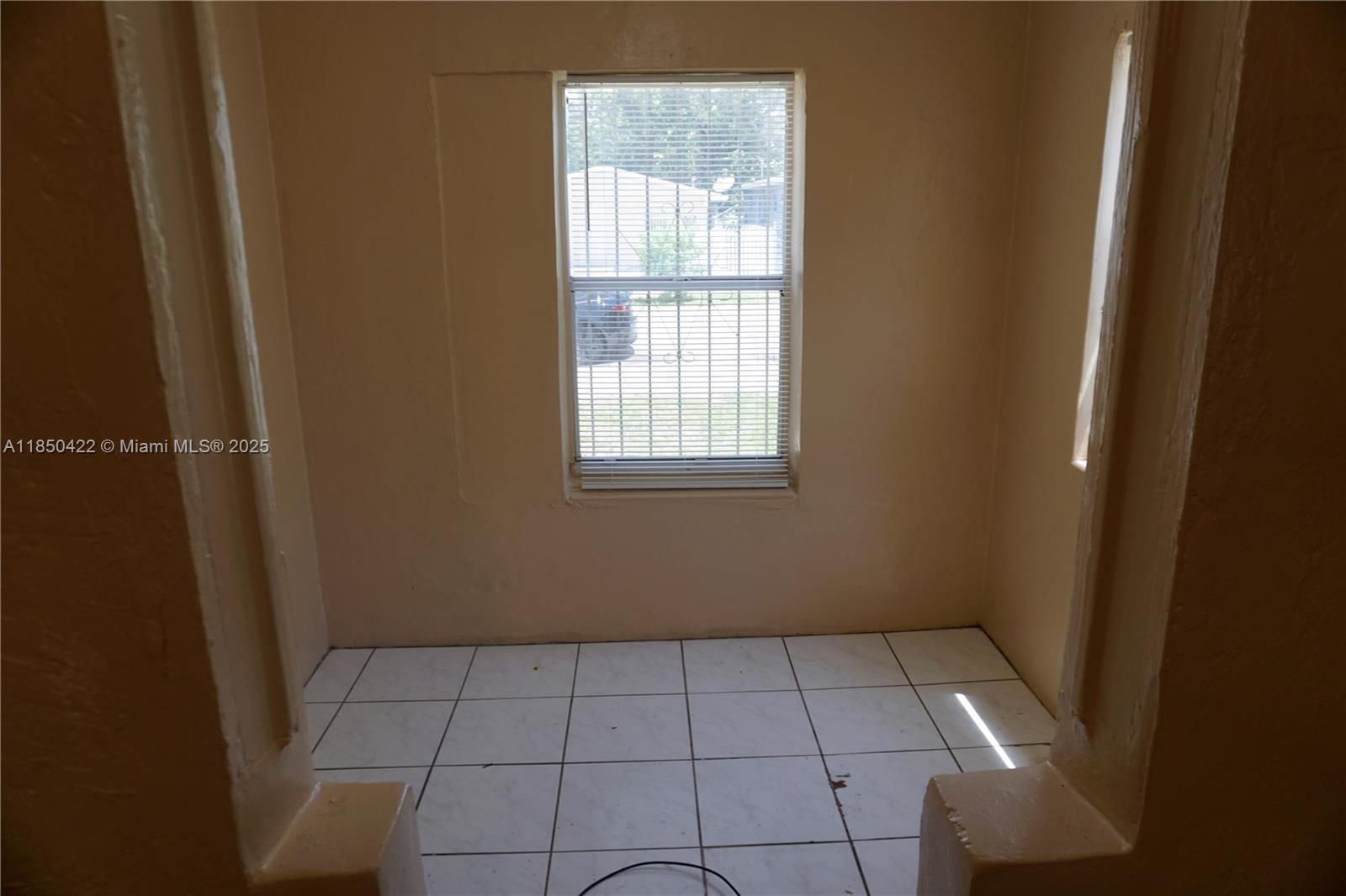 See details / 1273 sq. ft. $ 2025-07-31 0 Photo