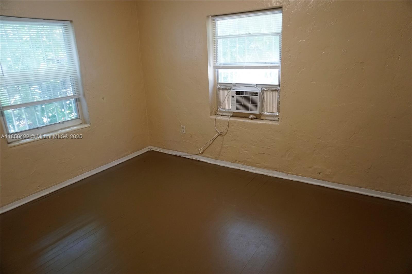 See details / 1273 sq. ft. $ 2025-07-31 0 Photo