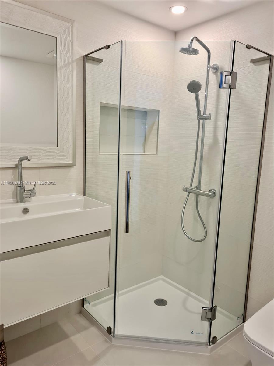 Photo of 3001 Ocean Dr  #721, Hollywood, Florida, 33019 - 