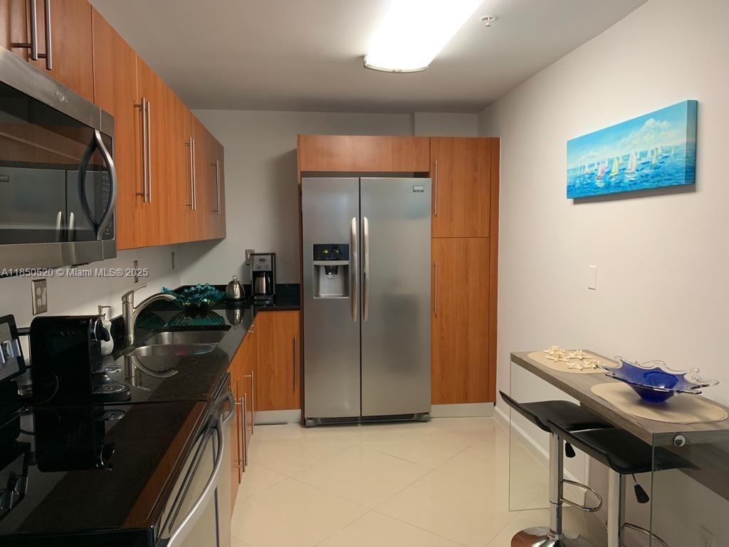 Photo of 3001 Ocean Dr  #721, Hollywood, Florida, 33019 - 