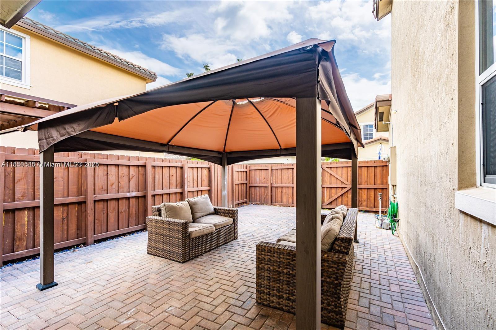 Ver detalles 11732 4 / 3 2556 sq. ft. $ 2025-08-13 0 foto