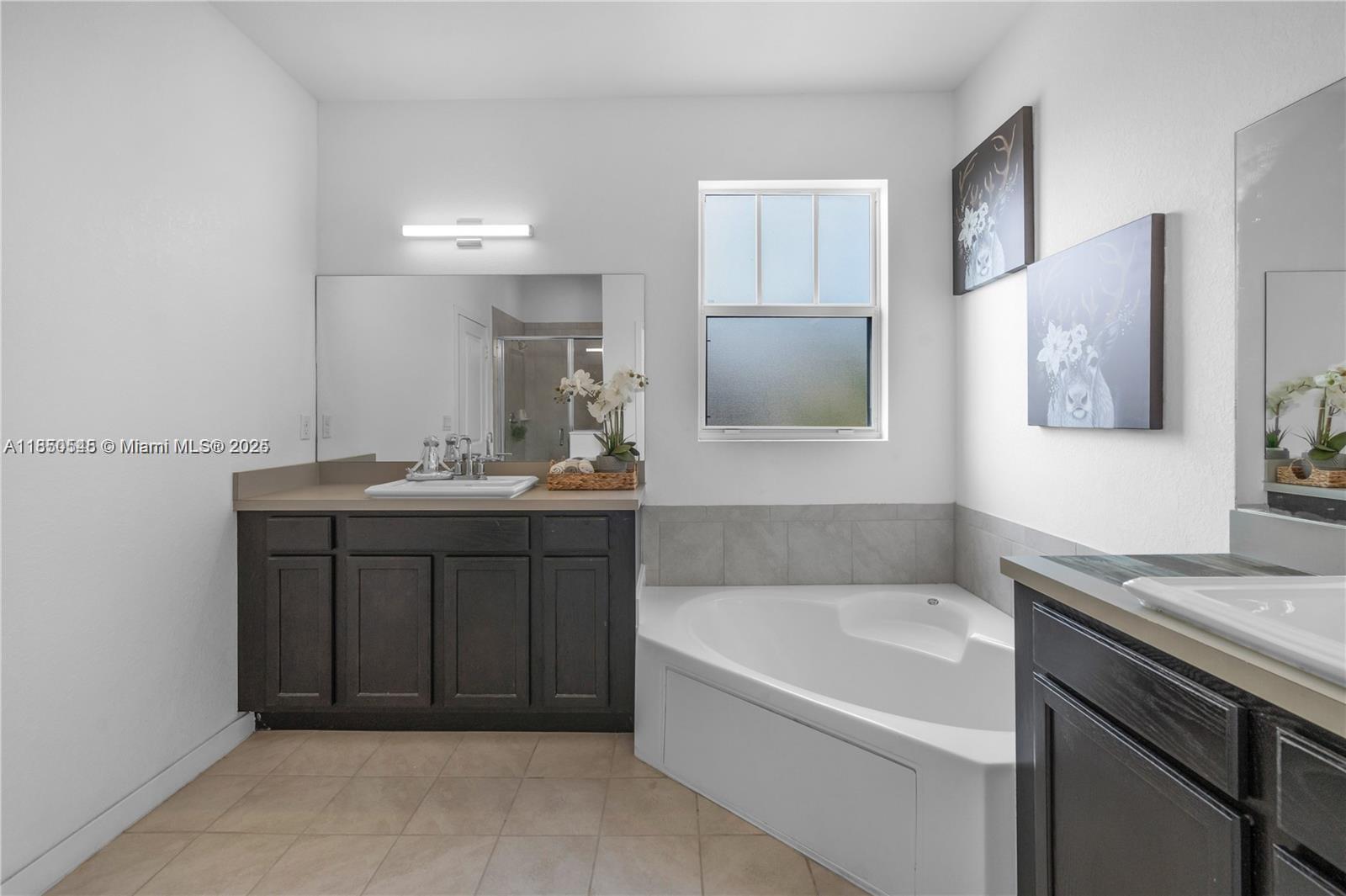 Ver detalles 11732 4 / 3 2556 sq. ft. $ 2025-08-13 0 foto