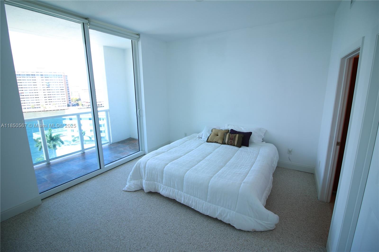 Photo of 1945 Ocean Dr  #707, Hallandale Beach, Florida, 33009 - 