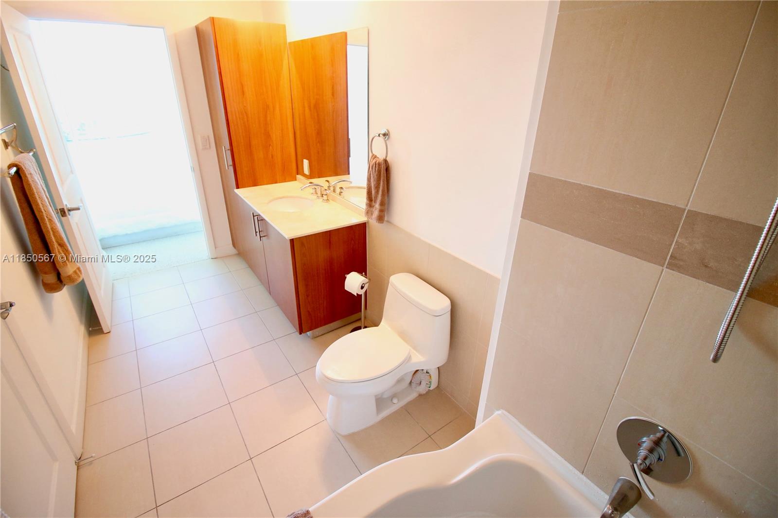 Photo of 1945 Ocean Dr  #707, Hallandale Beach, Florida, 33009 - 