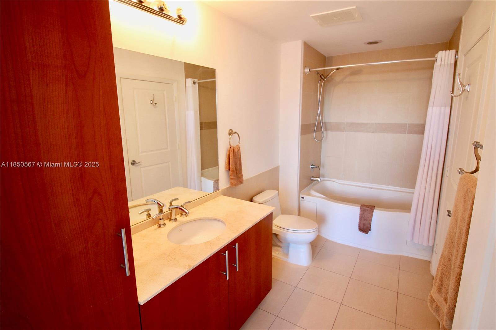 Photo of 1945 Ocean Dr  #707, Hallandale Beach, Florida, 33009 - 