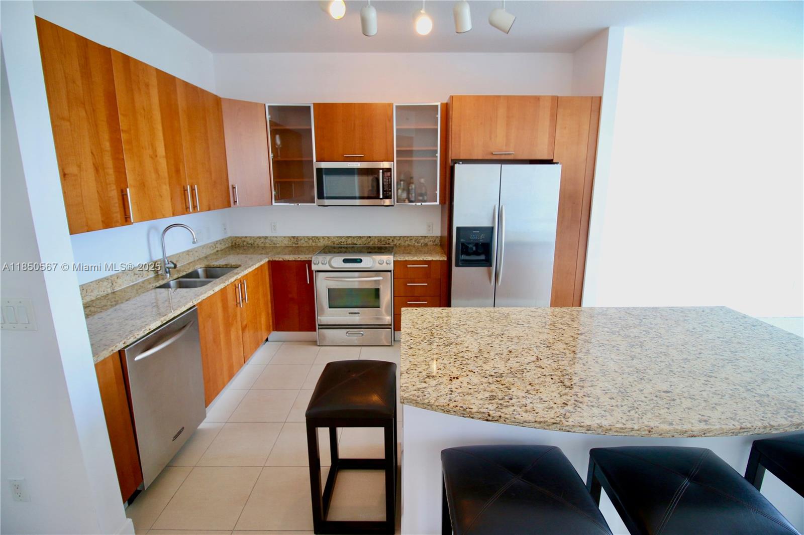 Photo of 1945 Ocean Dr #707, Hallandale Beach, Florida, 33009 -