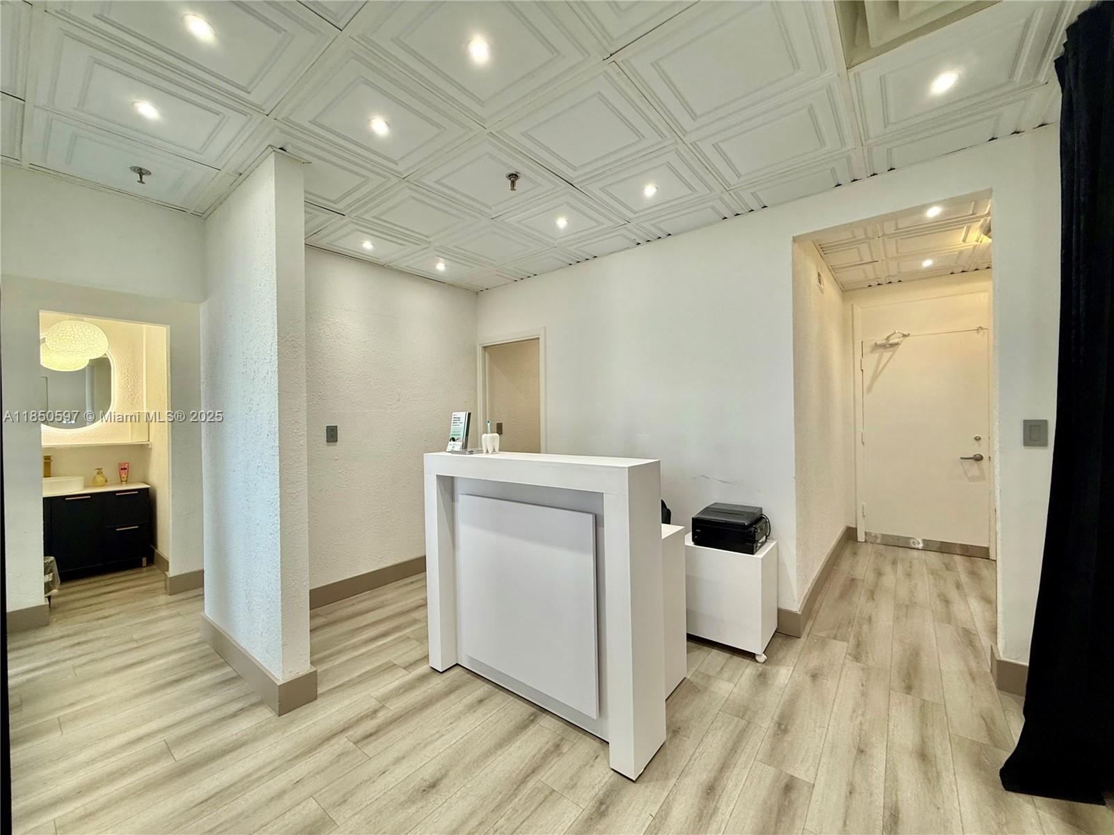   /   sq. ft. $ 2025-07-31 0 foto