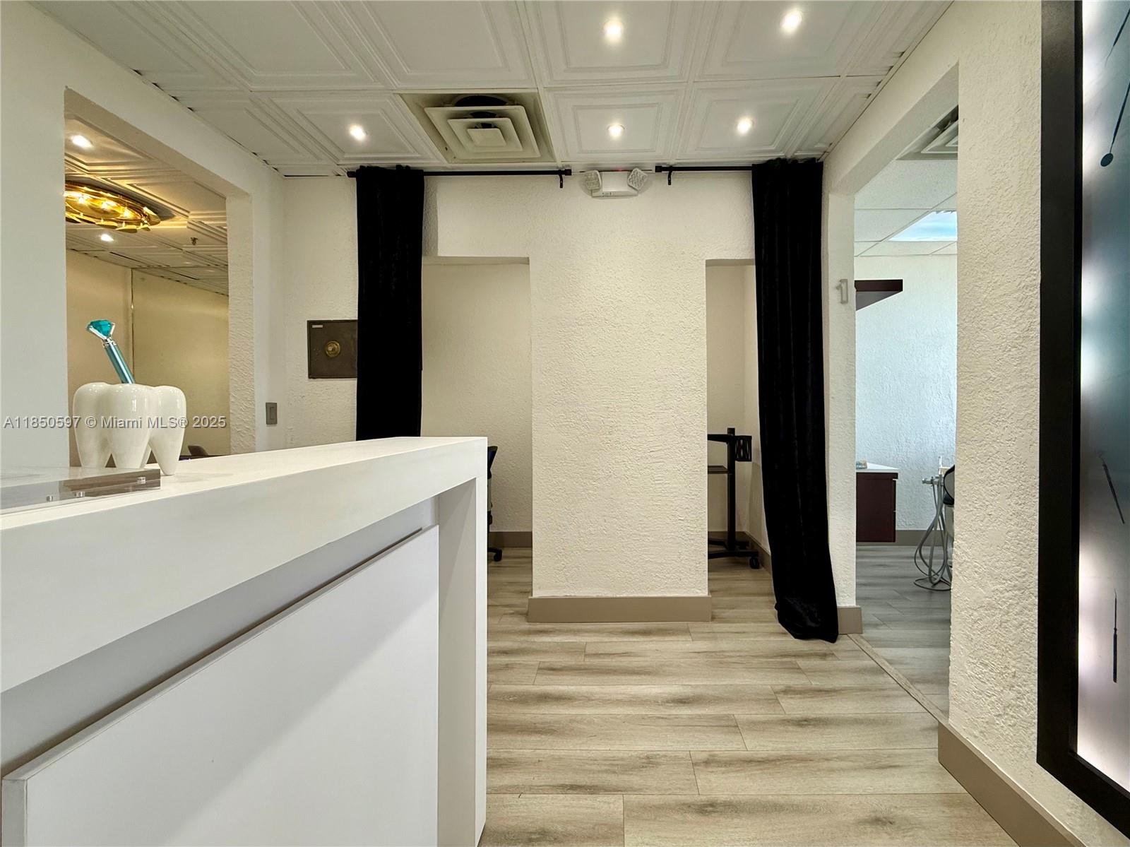  /   sq. ft. $ 2025-07-31 0 foto