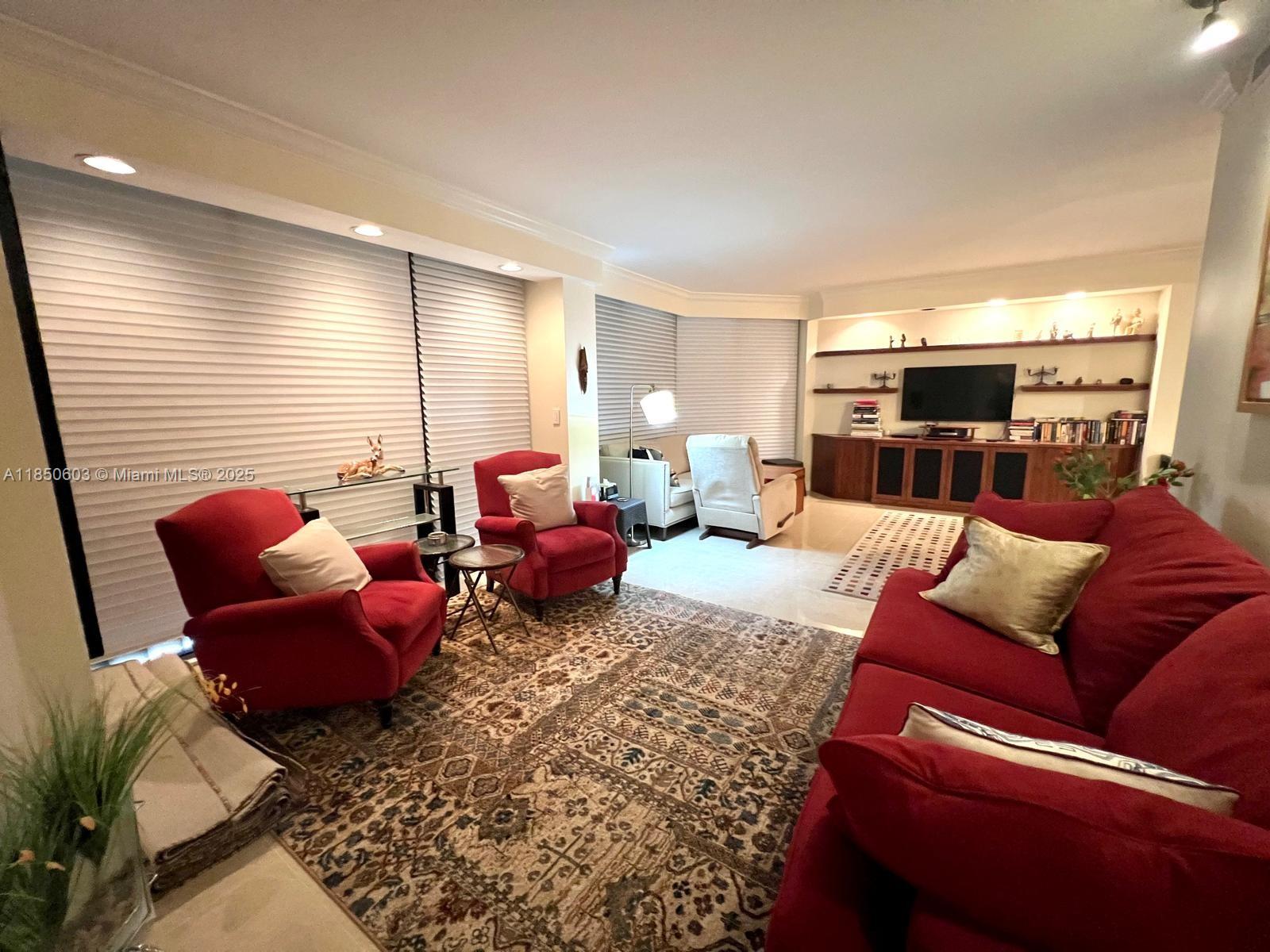 Photo of 20191 Country Club Dr  #2004, Aventura, Florida, 33180 - 