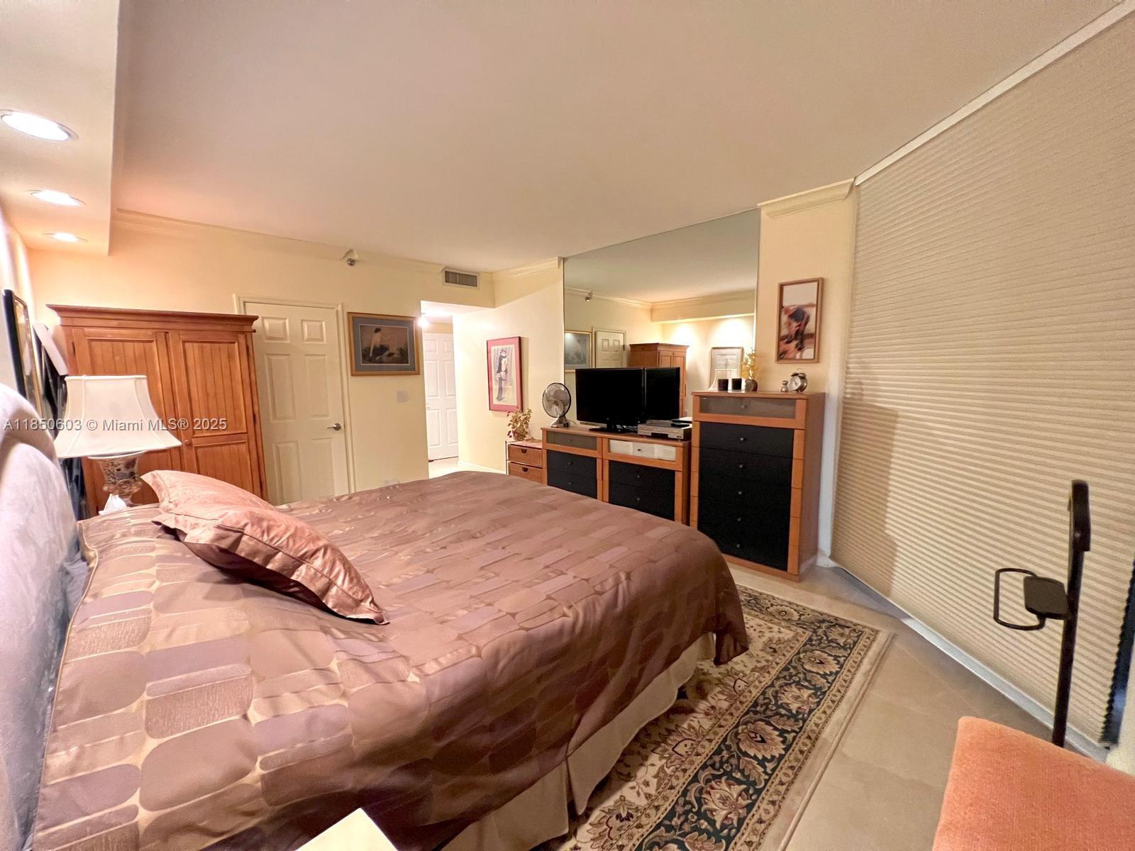 Photo of 20191 Country Club Dr  #2004, Aventura, Florida, 33180 - 