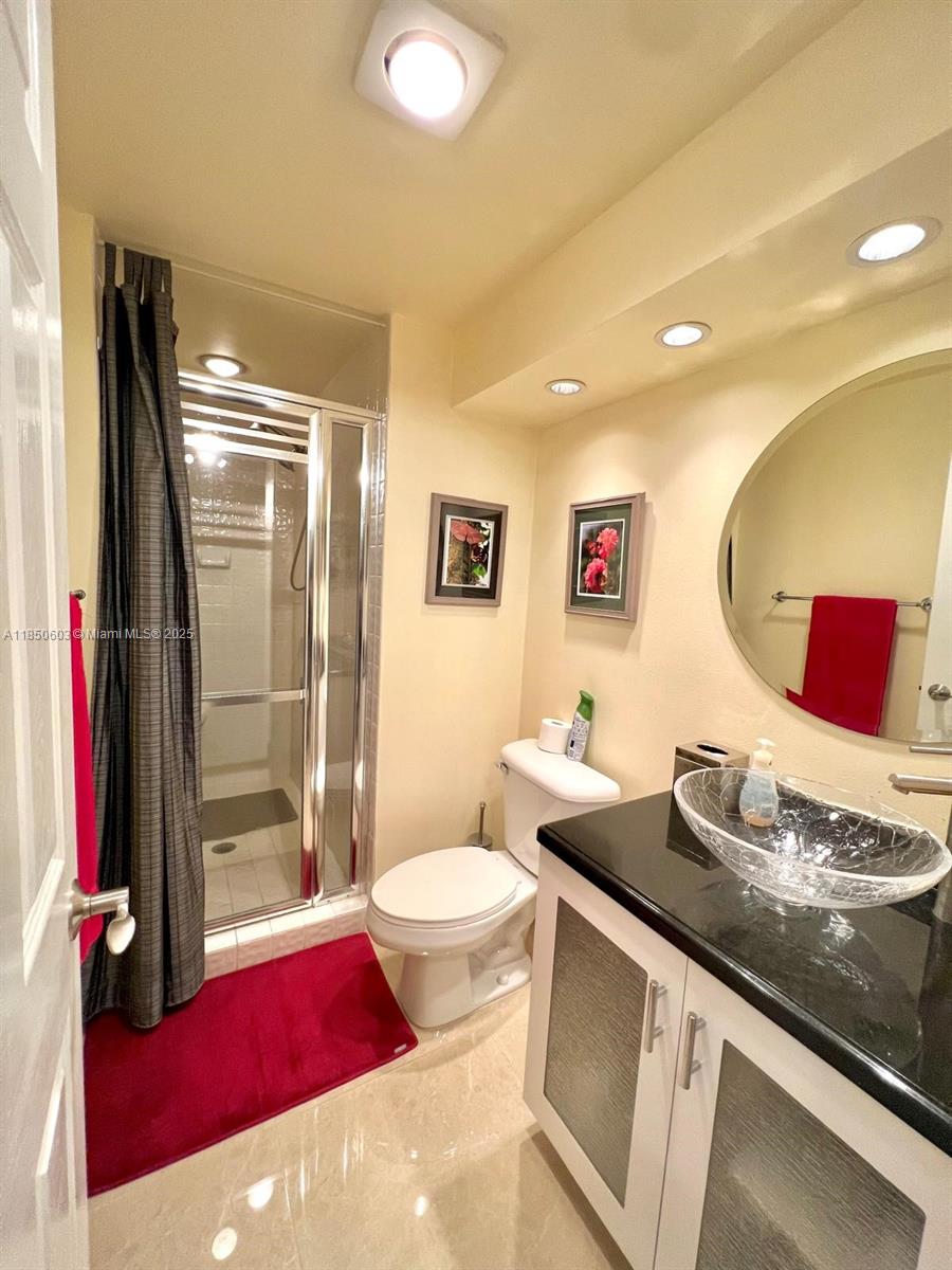 Photo of 20191 Country Club Dr  #2004, Aventura, Florida, 33180 - 