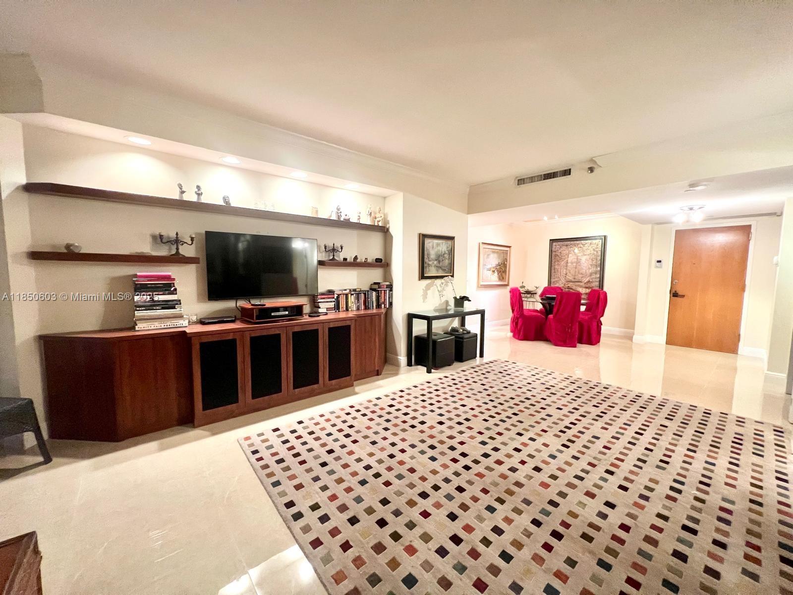 Photo of 20191 Country Club Dr  #2004, Aventura, Florida, 33180 - 