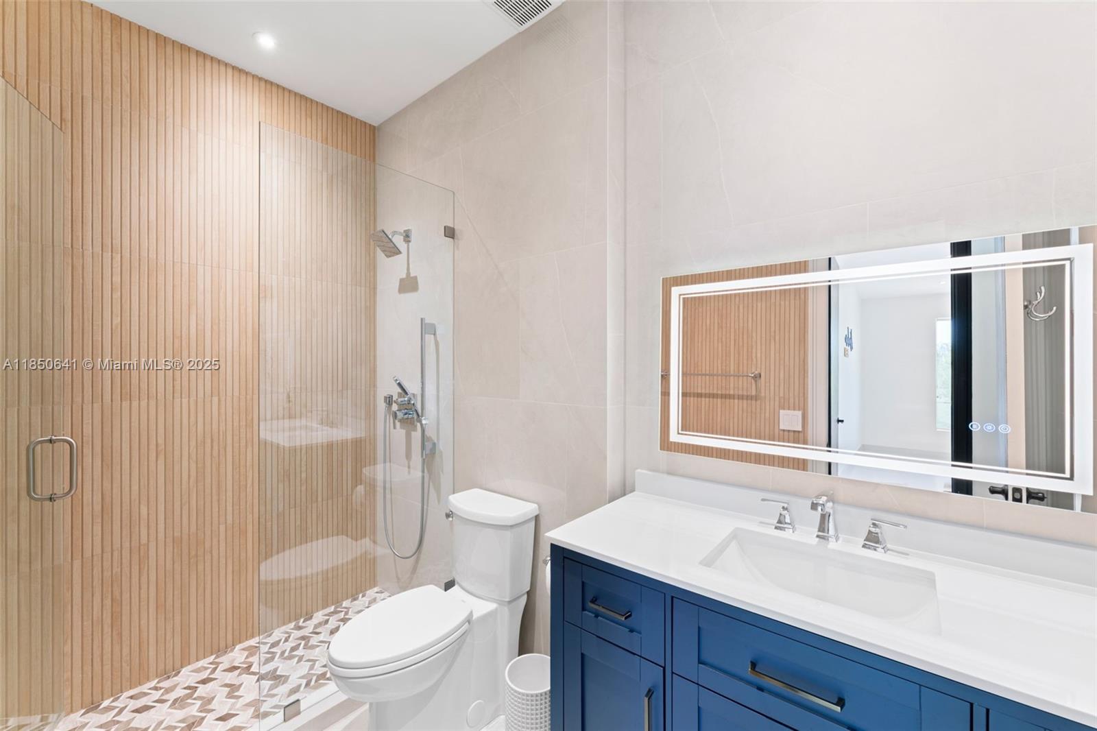 Photo of 1031 Harbor Ct  (1031), Hollywood, Florida, 33019 - 