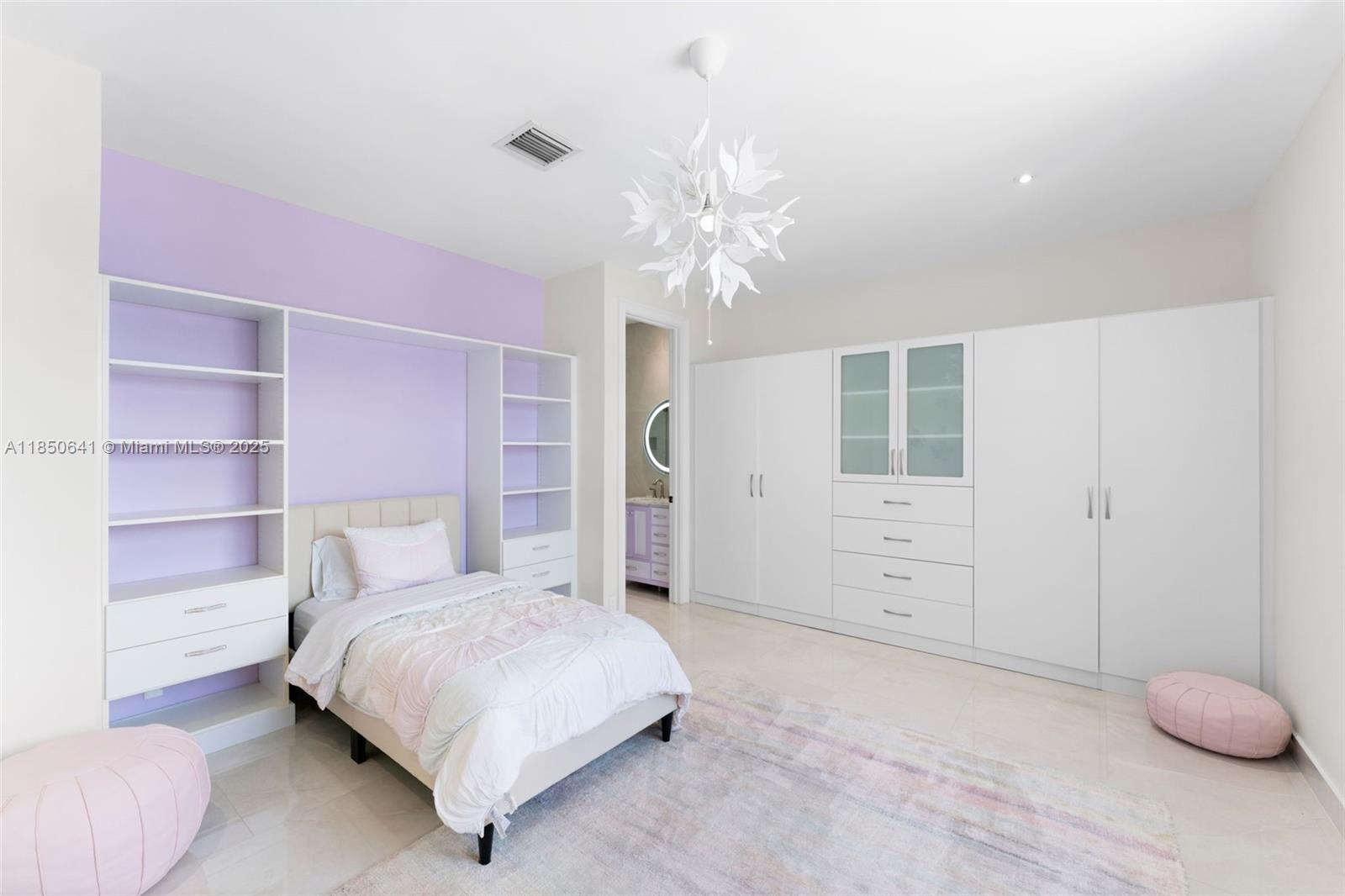 Photo of 1031 Harbor Ct  (1031), Hollywood, Florida, 33019 - 